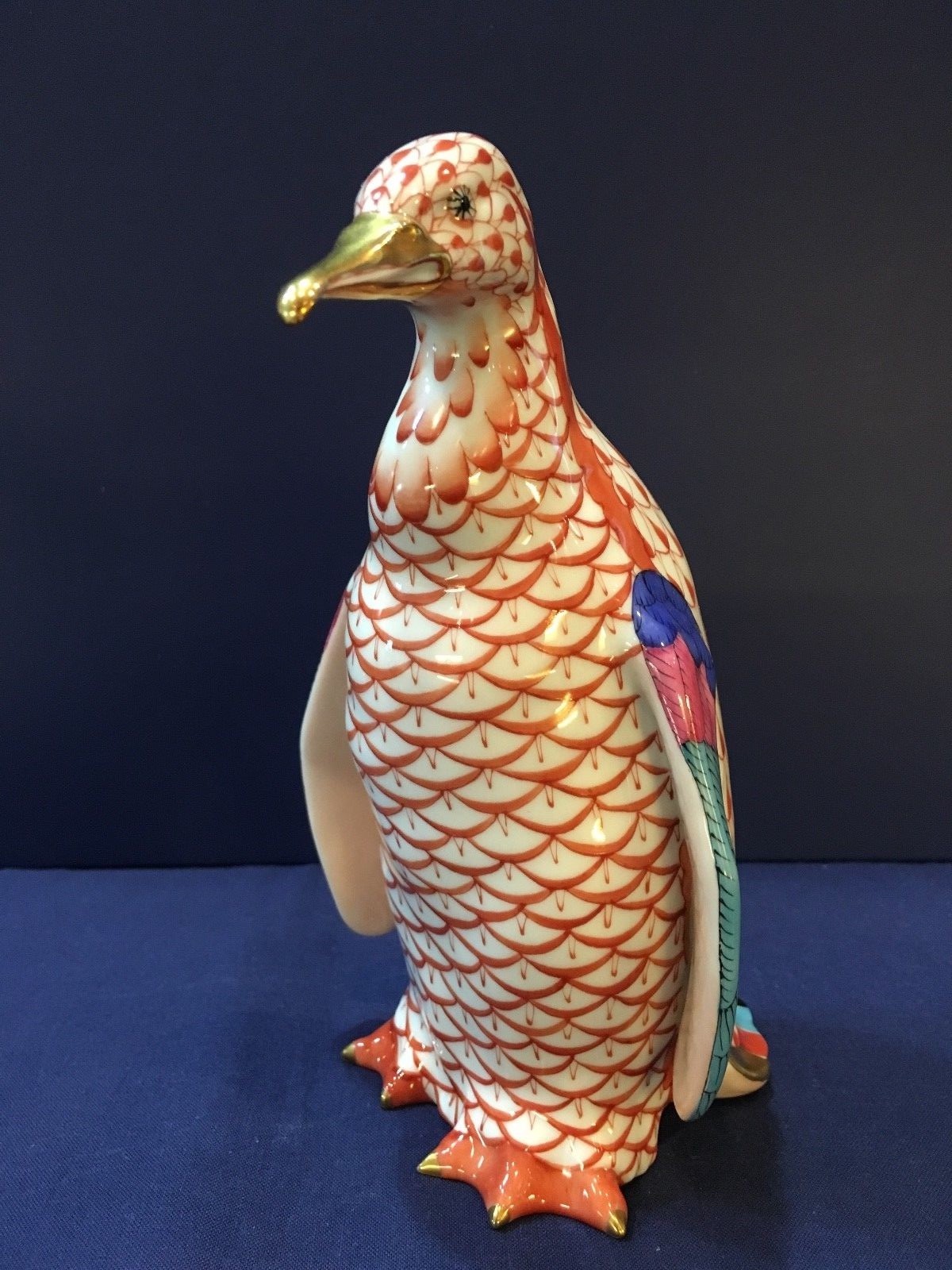 Herend Figurine – Extra Large Emperor Penguin 6.5″ H – Rust Fishnet 15327 ($835)
