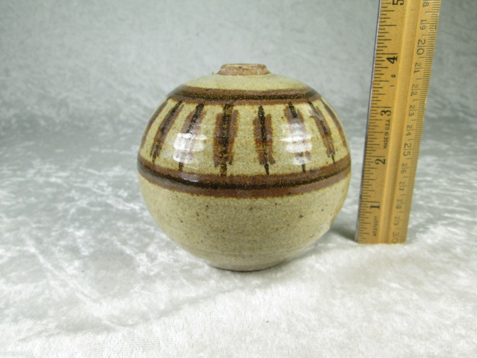 M Bennett Pottery Vase Mid Century Modern Brown Feather Design 3-3/4 inches tall