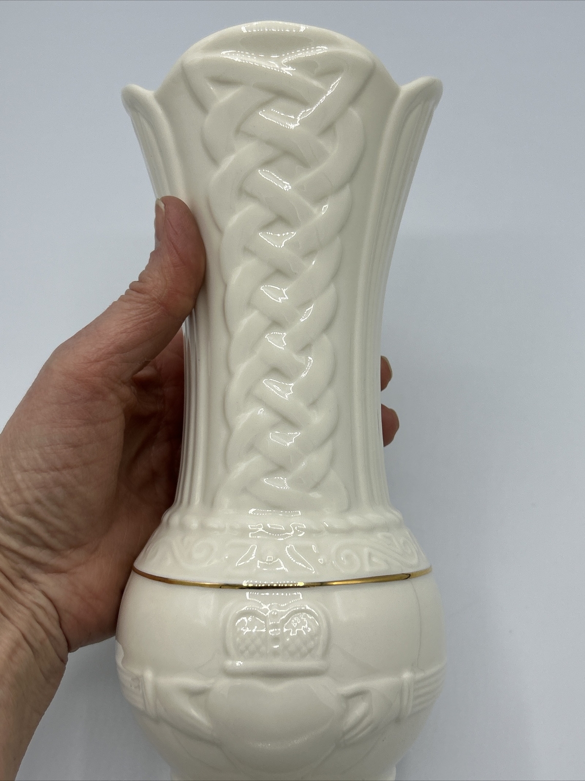 Belleek Ireland Claddagh Fine Parian Bone China 11th Mark Vase 9″