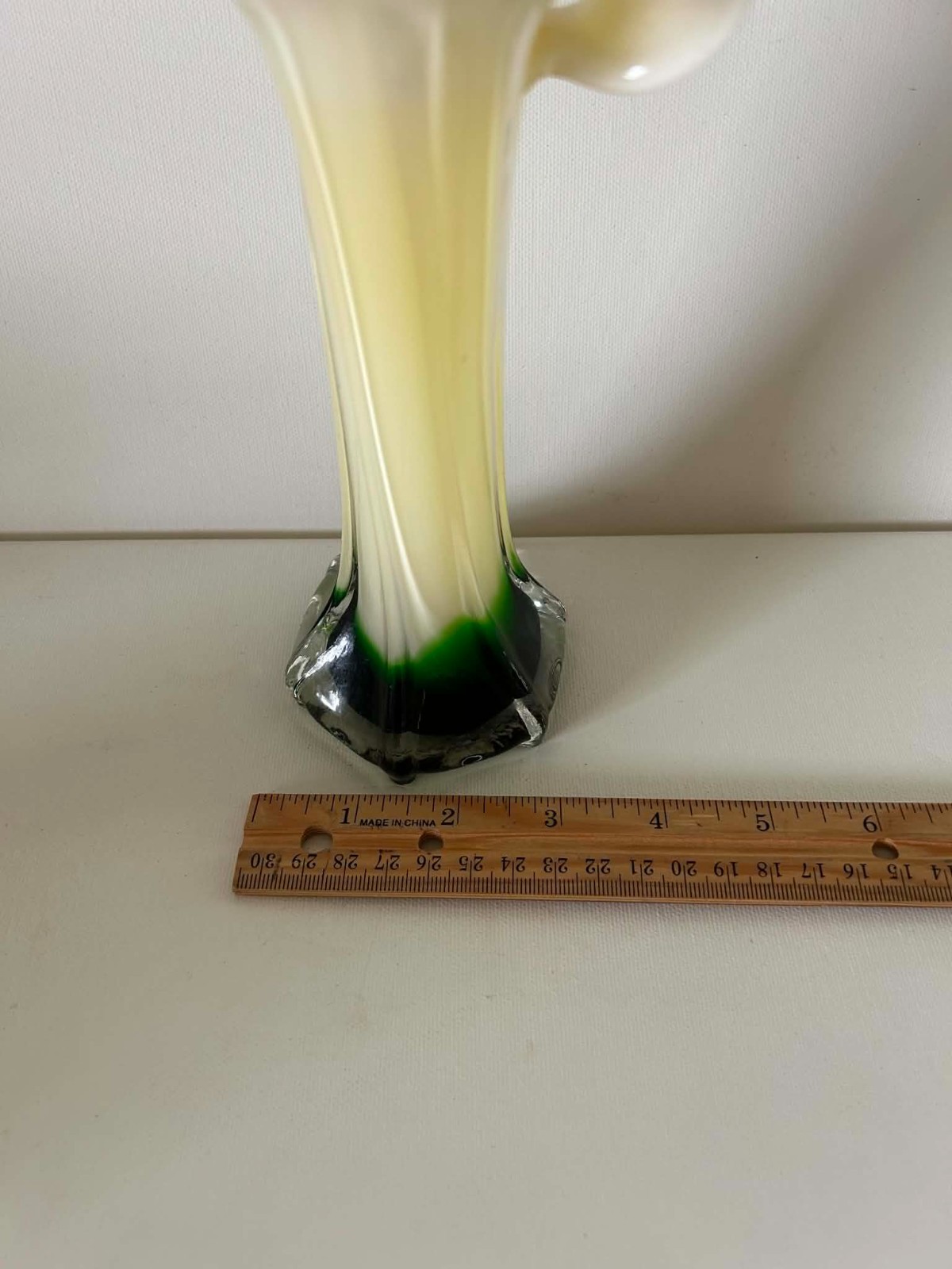 Vintage Calla Lily Jack-in-the-Pulpit Vase Yellow, White & Green 8″ Art Glass