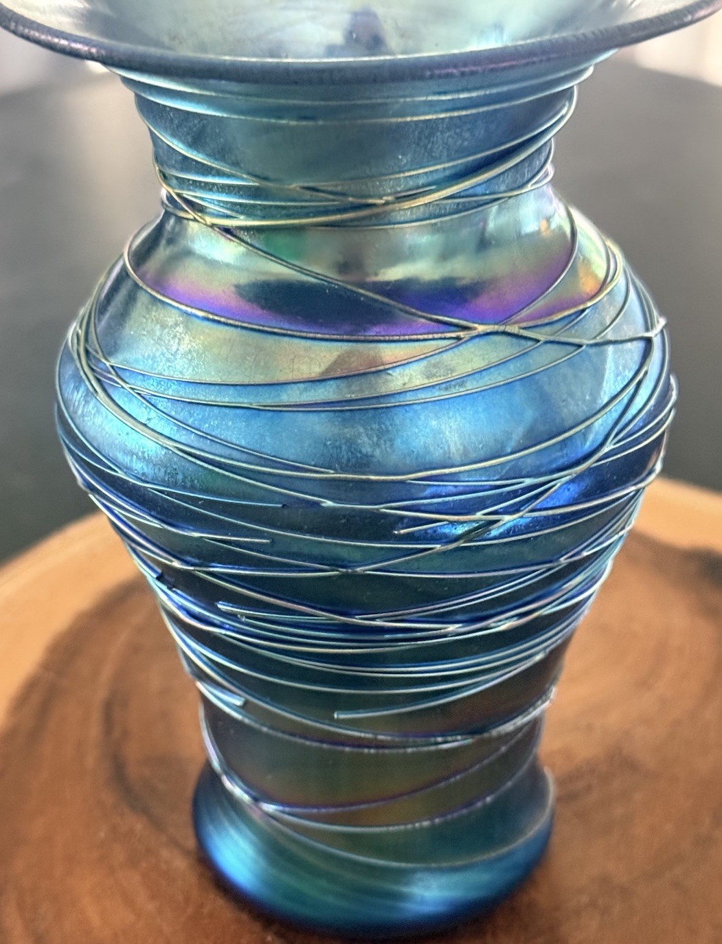 Signed Oakbrook Esser Threaded Blue Iridescent Art Glass Vase 1989