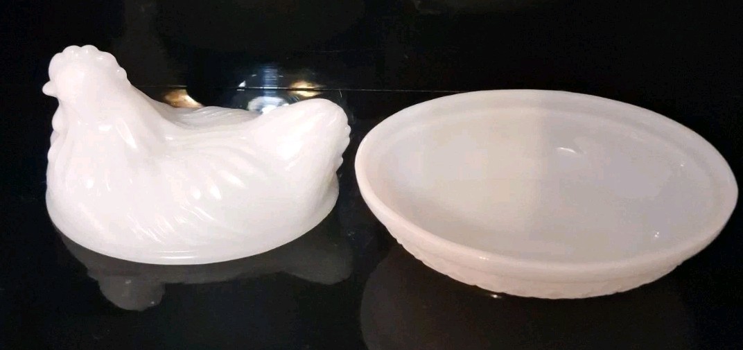 VTG MCM Hazel Atlas White Opalescence Hen On Nest Milk Glass Chicken Grandmacore