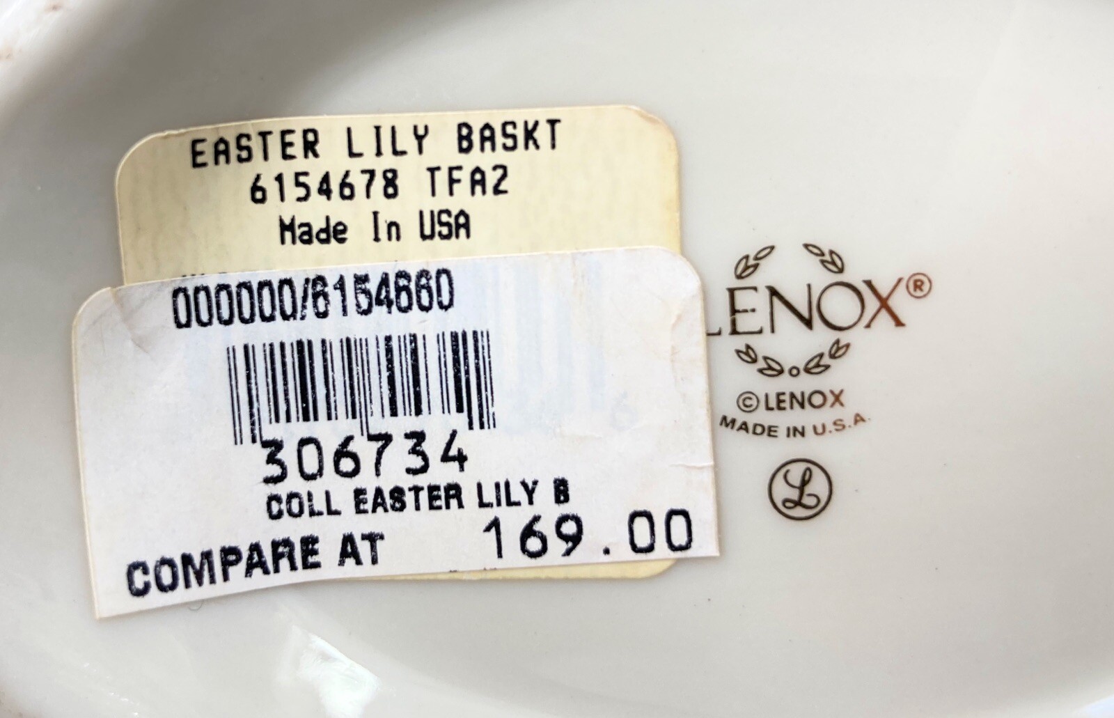 1996 Lenox Ivory Easter Lily Basket w/ Gold Trim & Handle NO BOX Mint 9” Tall