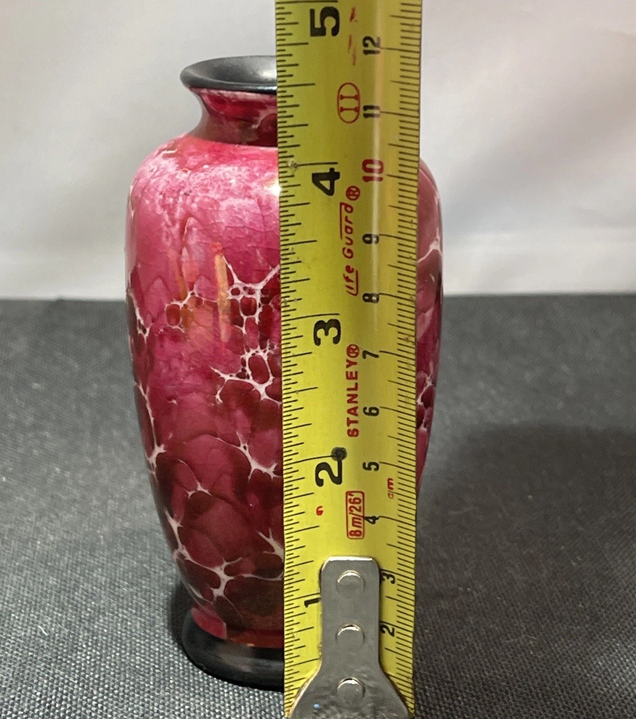 Vtg Art Deco Magenta Marbled Coronet Vase Made In Czechoslovakia 4.5″ Small Chip