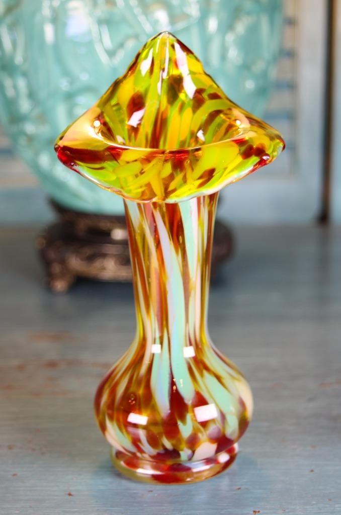 Vintage Hand Blown 7 5/8″ Jack in the Pulpit Art Glass Vase Multicolor Spatter