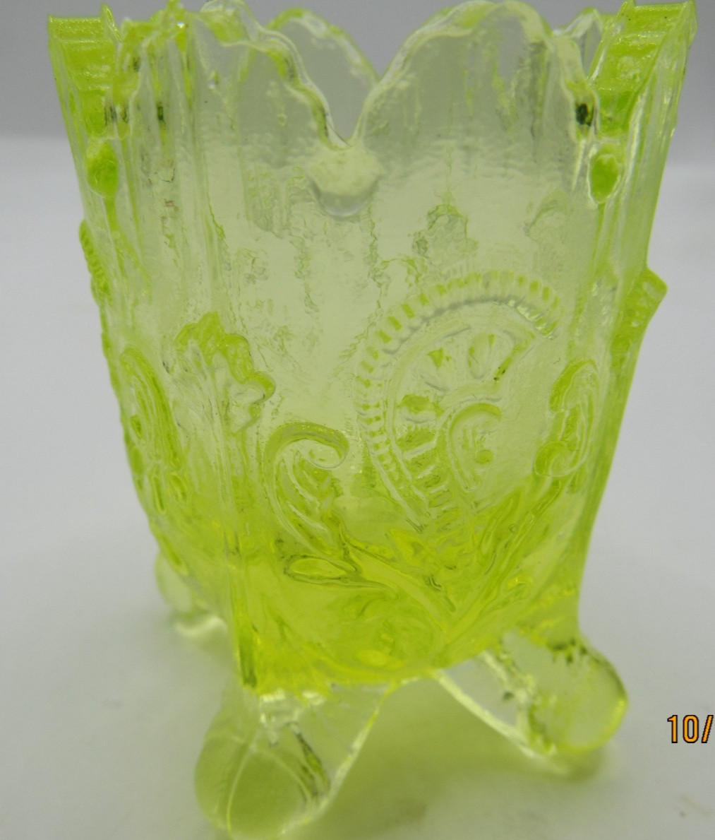 VTG. FAN & FEATHER VASELINE URANIUM GLASS FOOTED TOOTHPICK HOLDER GLOWS VGUC