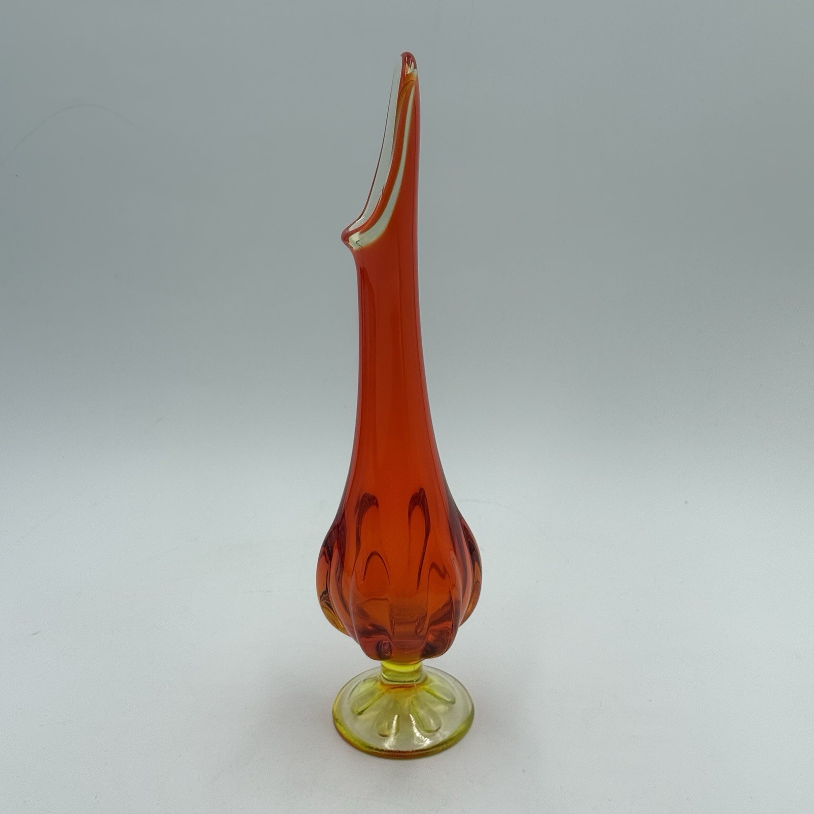 Vintage MCM Viking 12” Swung 6 Petals Bud Vase Orange Yellow Amberina Persimmon