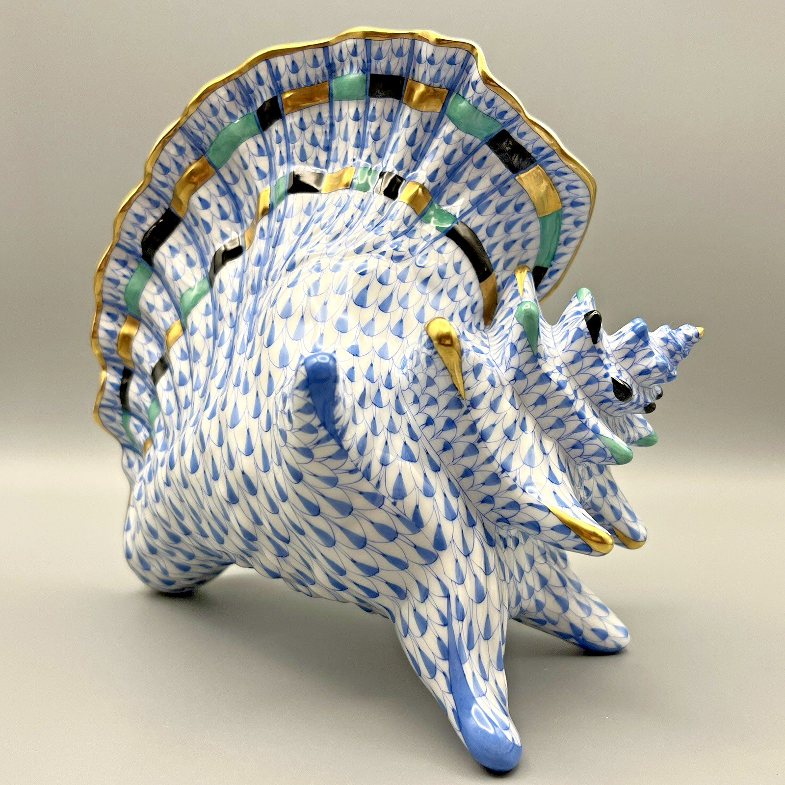 Herend Figurine 15555 – Extra Large Conch Shell 6.6″ – Blue Fishnet ($2200)