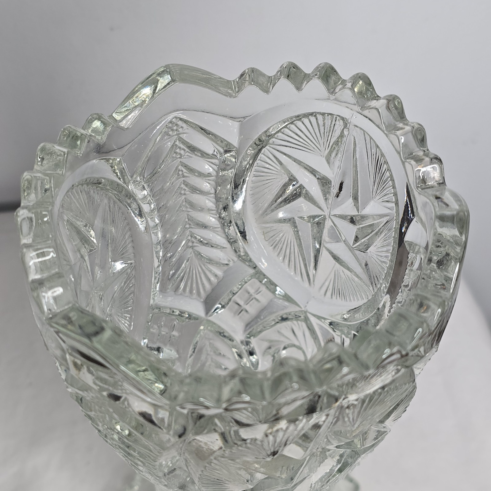 Vintage L E Smith Glass Nortec Whirling Star Clear Vase Saw Tooth Pressed 9″