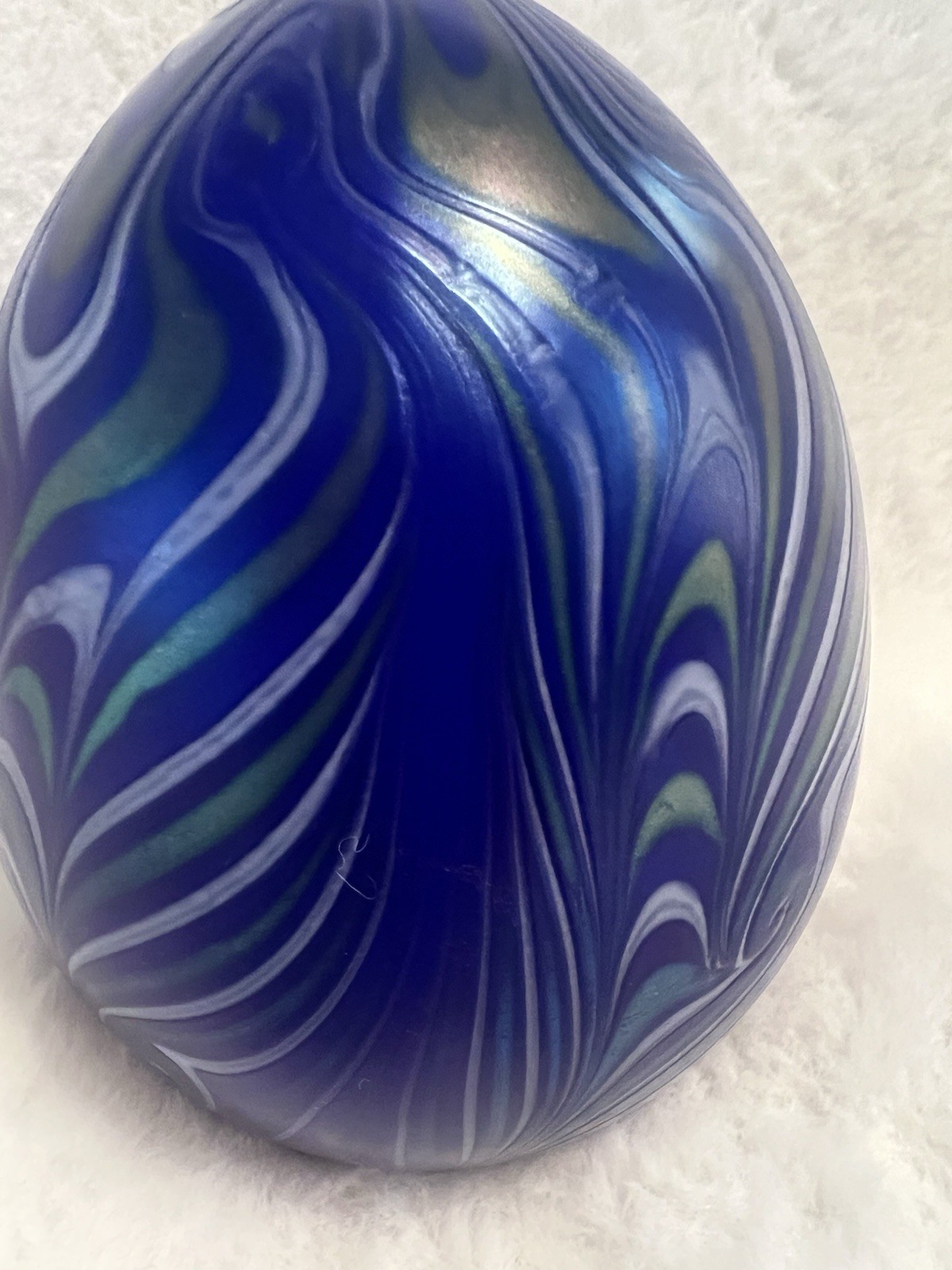 5″ Vandermark Art Glass Egg Paperweight Pulled Feather Iridescent 1970s
