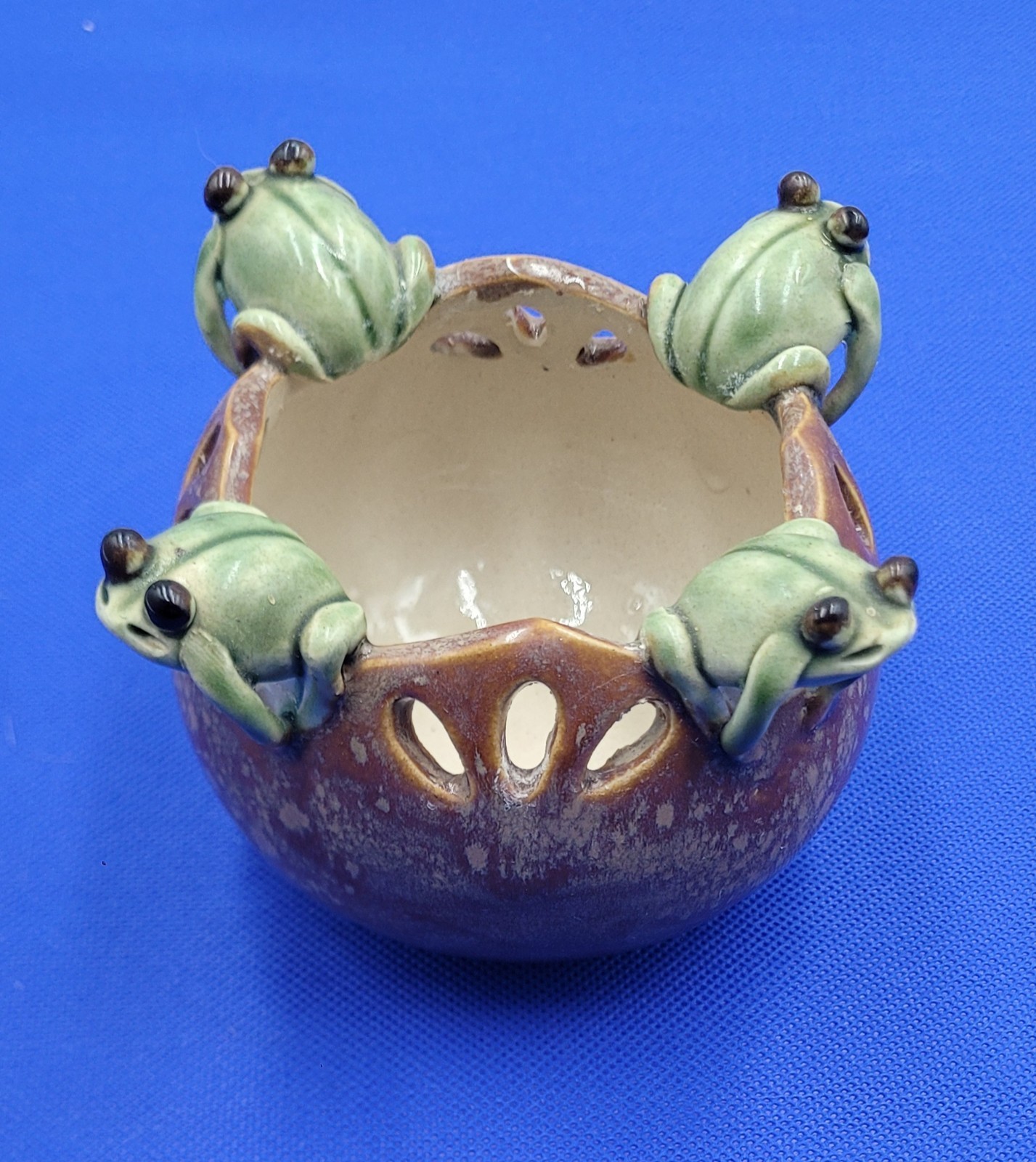 Vintage Majolica 4 Frogs Hanging On The Edge Little Planter