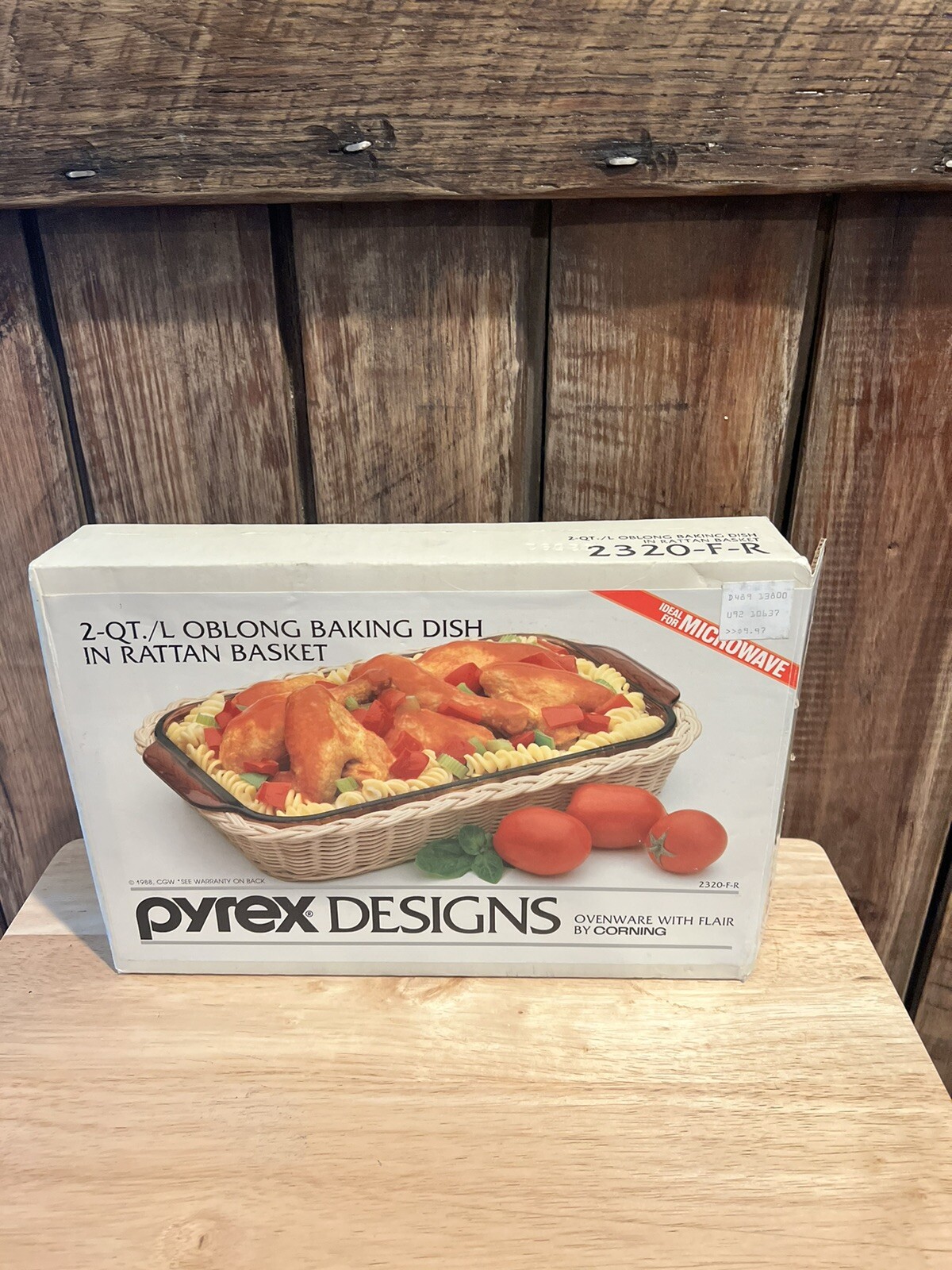 Vintage Pyrex Design 2QT. Oblong Baking Dish in Rattan Basket 2320-F-R.