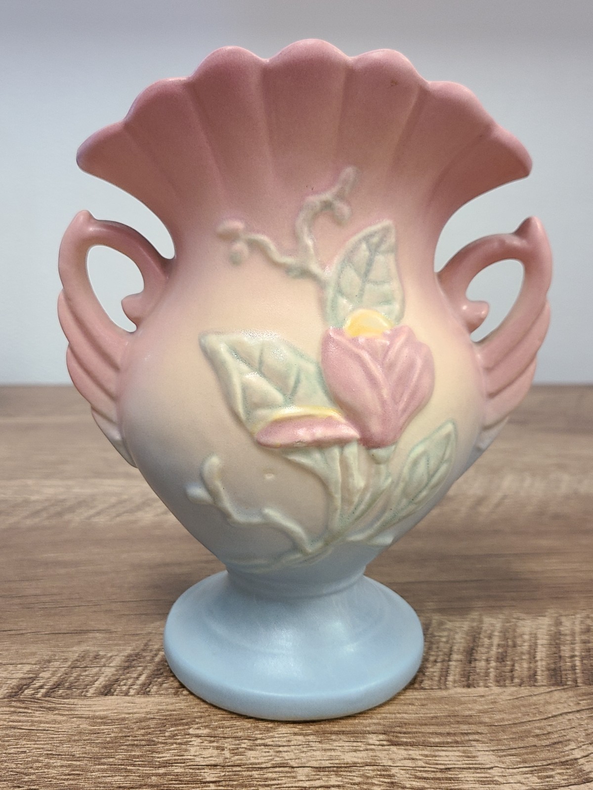 Hull Vase Art Pottery Fan Vase Magnolia 12-6 1/2 Inch 1940s USA Vtg