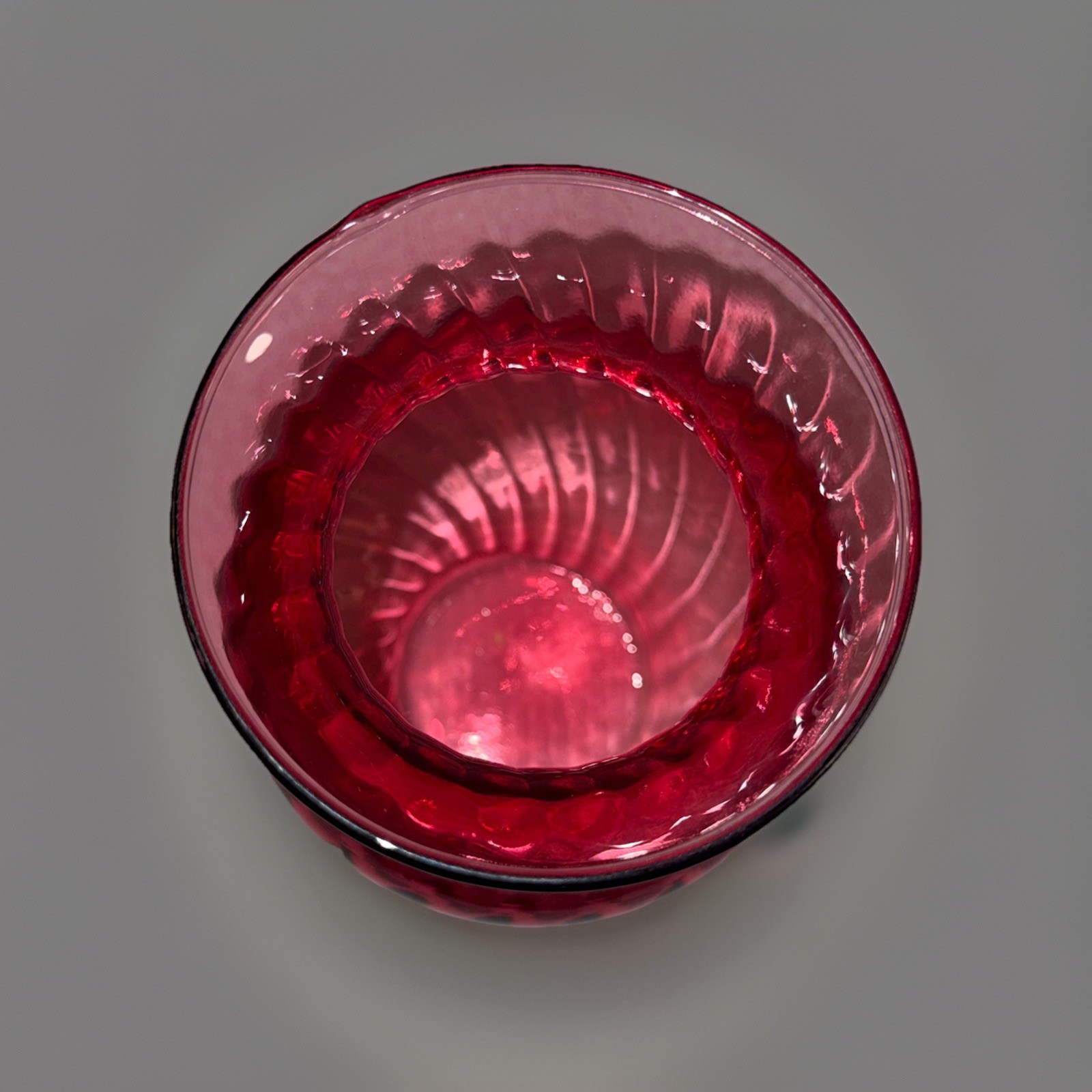 Unbranded Classic Shape Red 8” Glass Vase
