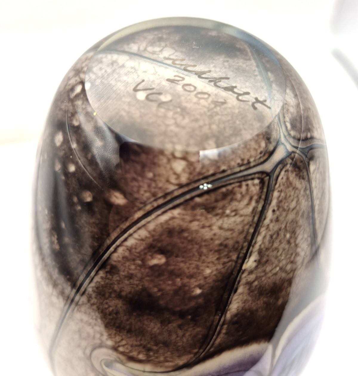Robert Eickholt Studio Floral Art Glass Vase 7″ Tall 2004 Purple Brown VCLTI