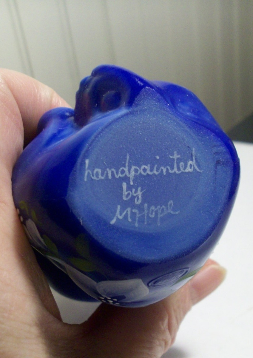 Fenton periwinkle blue art glass 3 1/2” BEAR white flowers H.P. signed M Hope