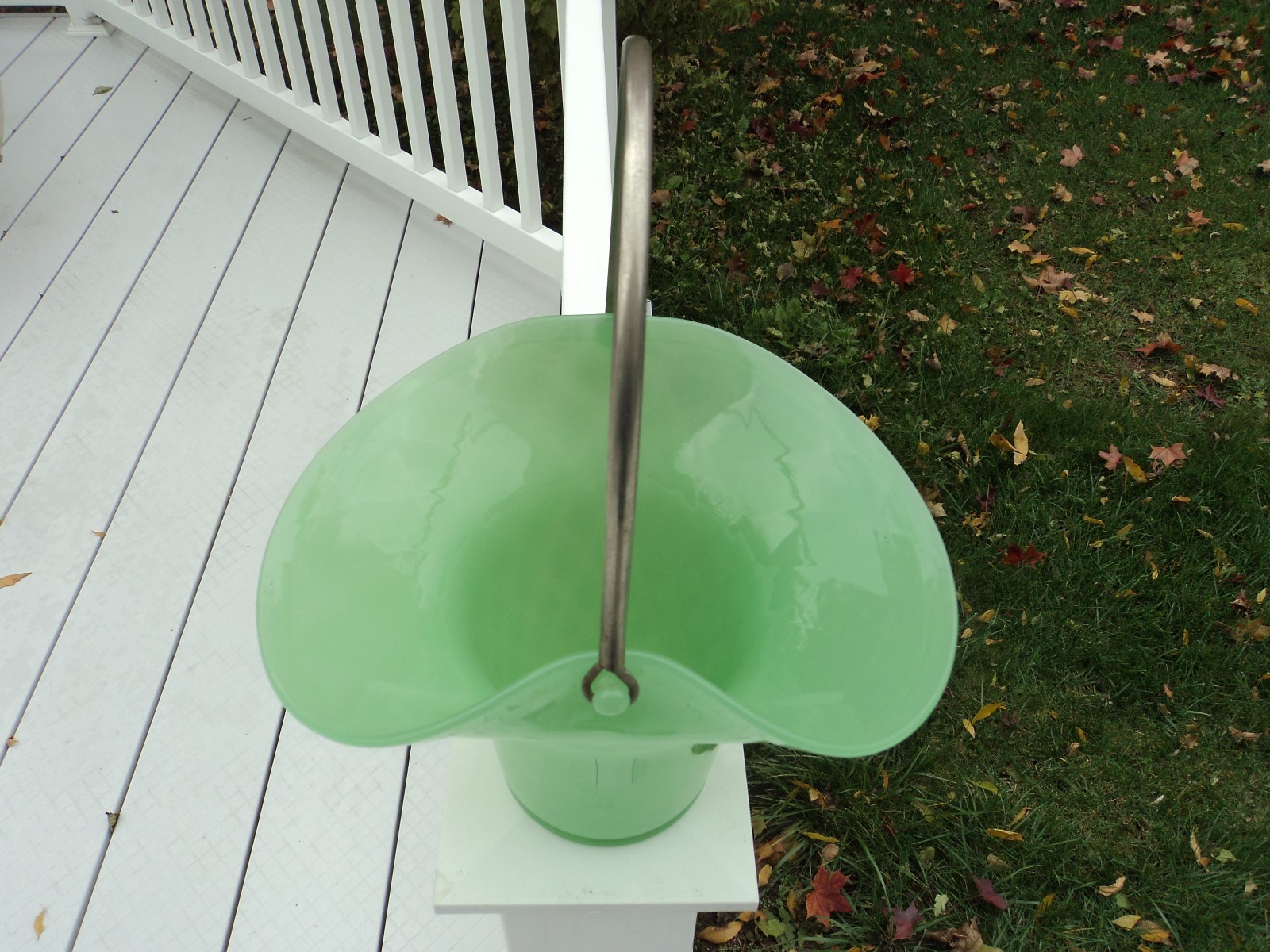 FENTON JADE JADITE GREEN LARGE DIAMOND OPTIC HANDLED BASKET