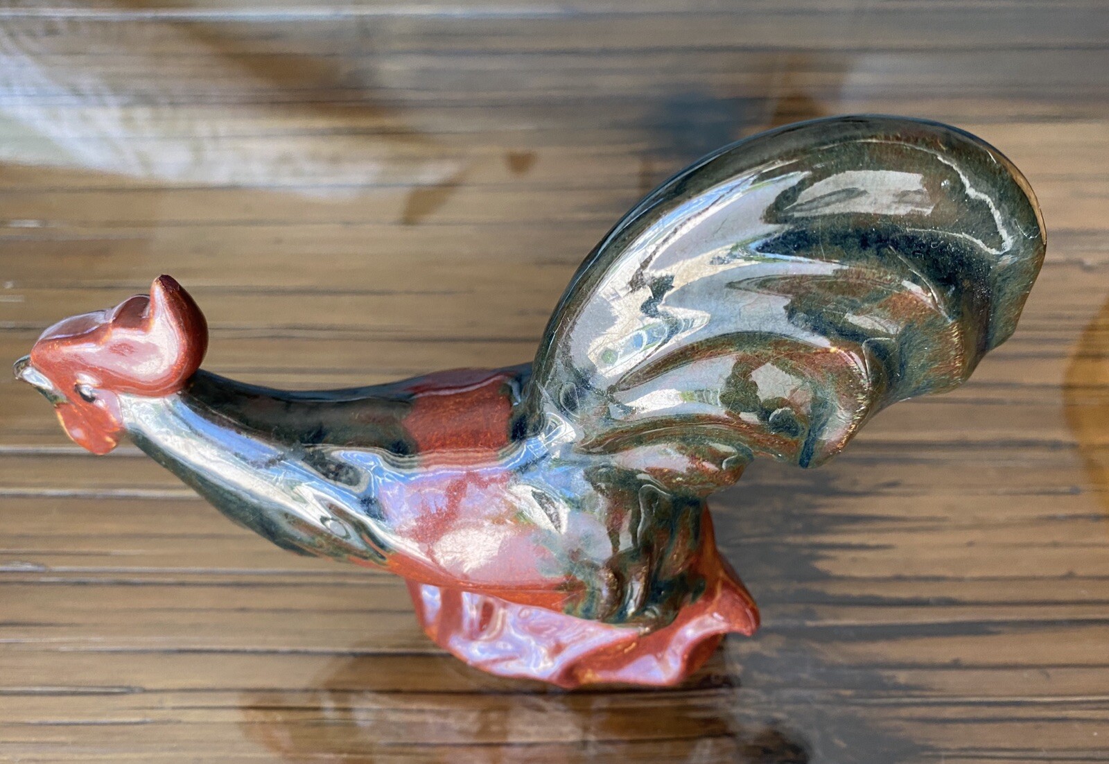 ROSEMEADE DAKOTA POTTERY FIGHTING ROOSTERS COCK FIGURINE BROWN & GREEN &RED