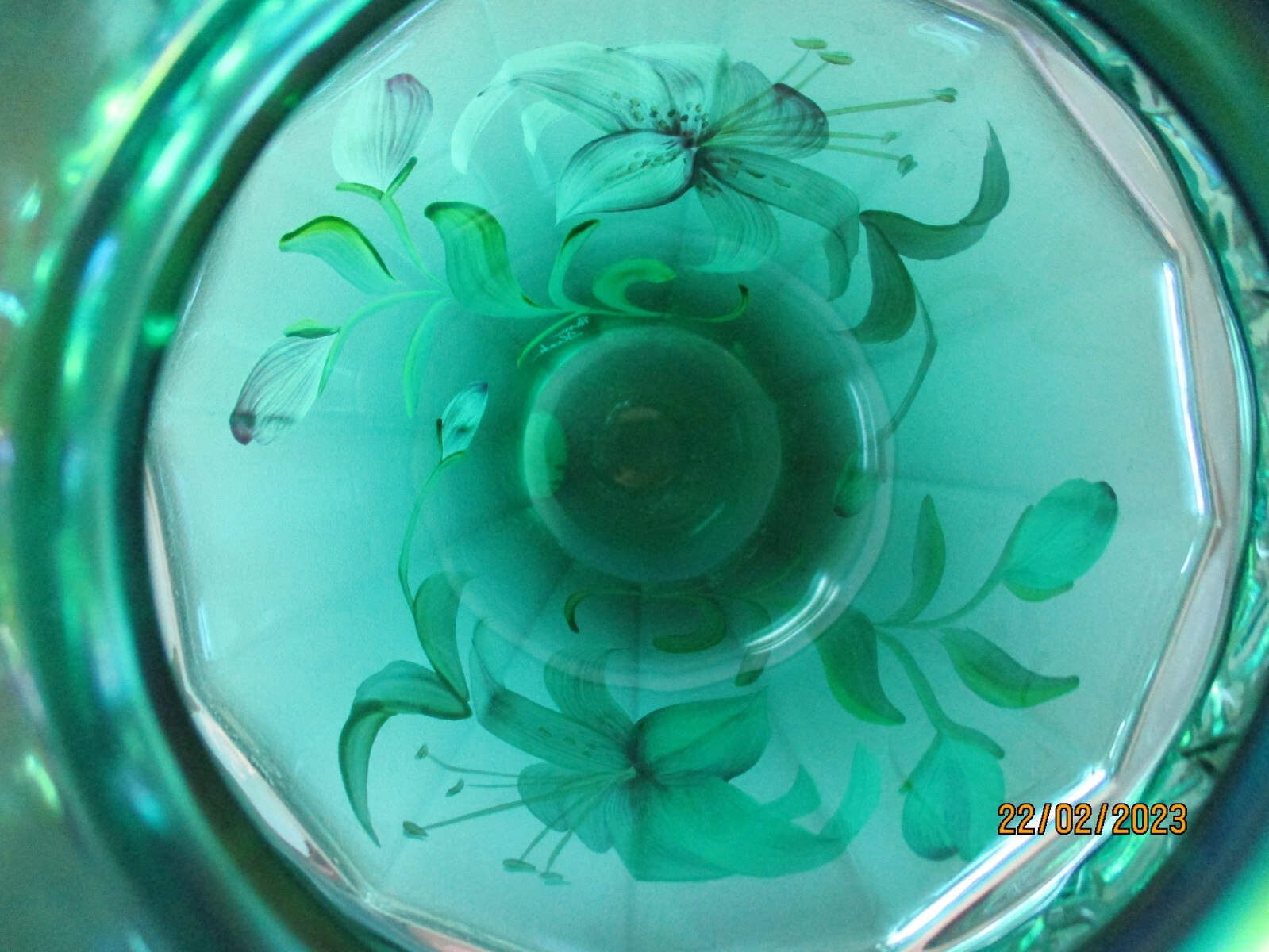 Fenton – Designer Showcase Series, 8 1/4 inch Emerald Green Vase, Excellent