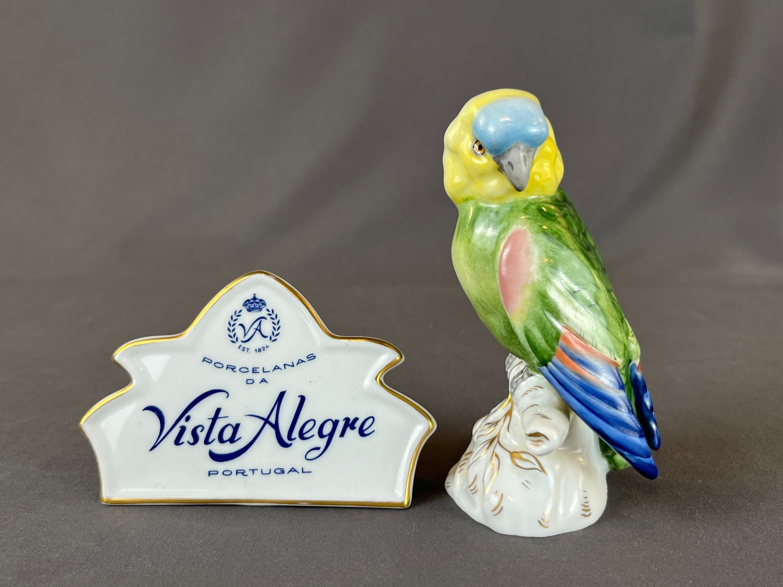Vista Alegre Hand-Painted PARAKEET PARROT 4 ⅝”Porcelain Figurine: MINT