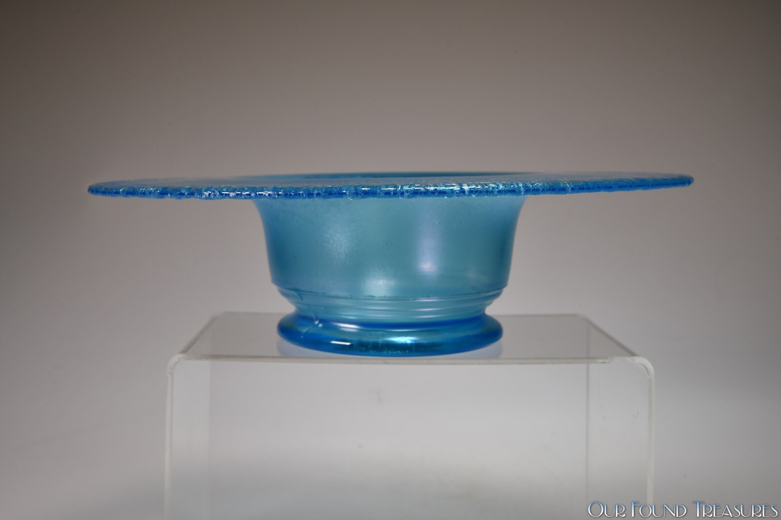 ca. 1920s No. 179 U.S. Glass STRETCH GLASS BLUE Hat Shape Vase