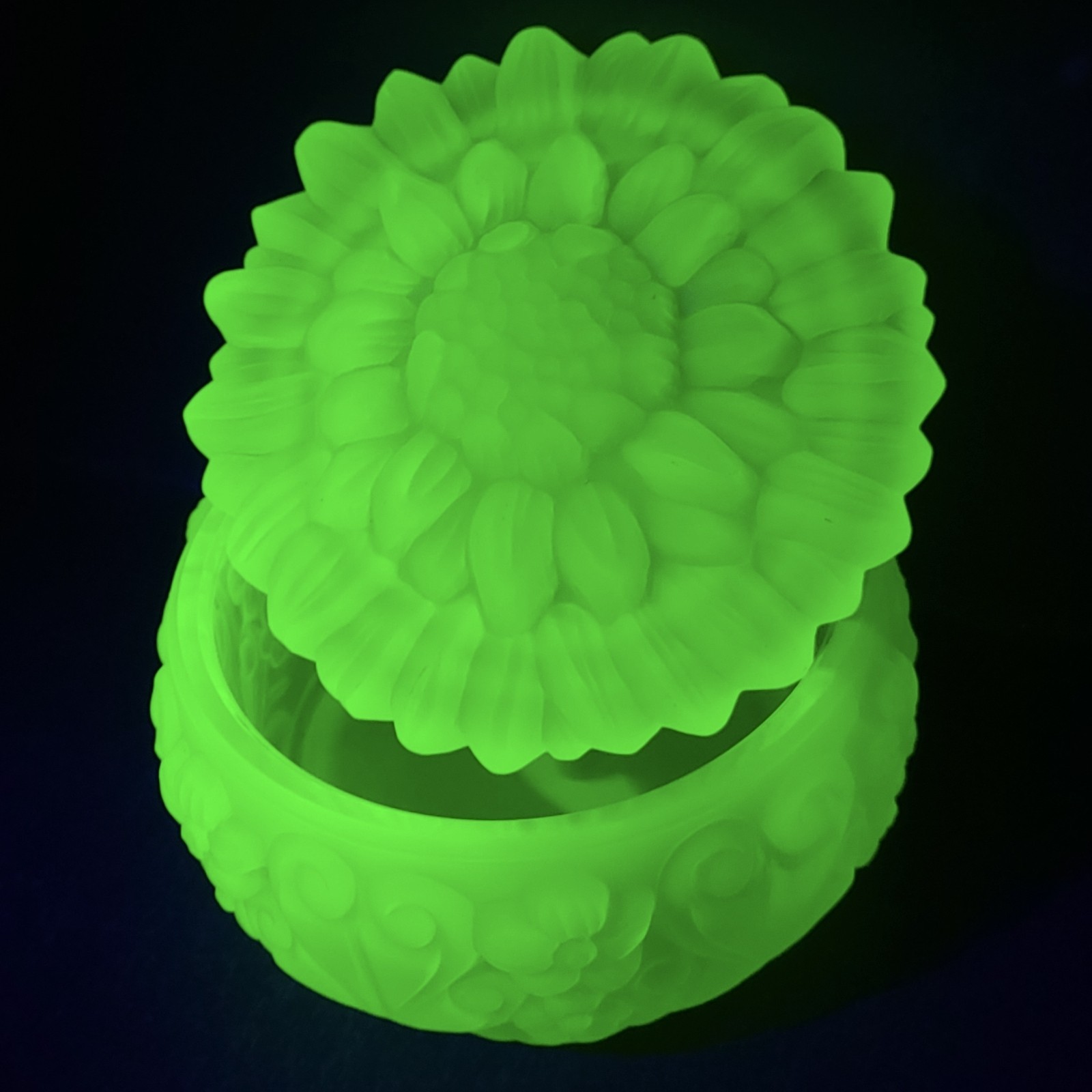 Uranium Glass Box Flowers Style Vaseline Yellow Matte Jewelry Box Art Deco