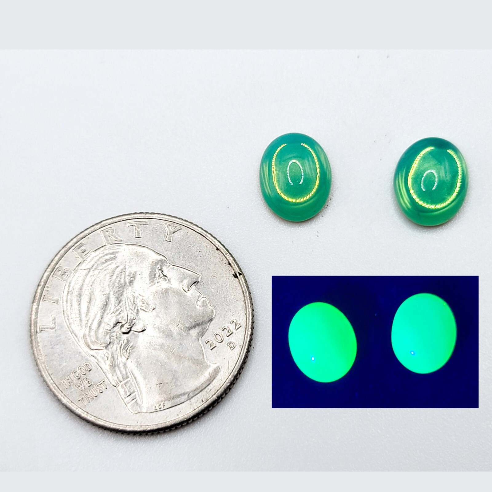 2pcs 10x8mm Uranium Glass Cabochons Oval Green Opal Gold Foiled Czech