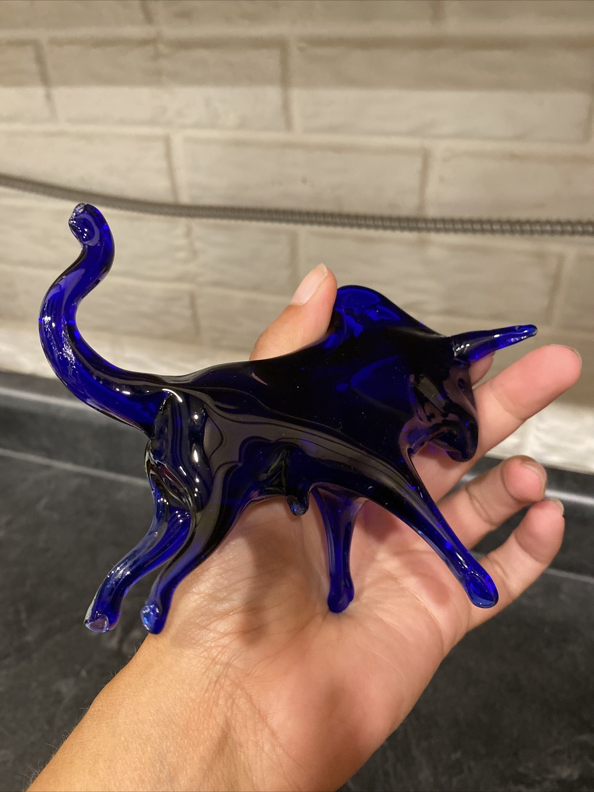 Nice Vintage MCM Pilgrim Glass Cobalt Blue Fighting Bull Art Glass Figurine