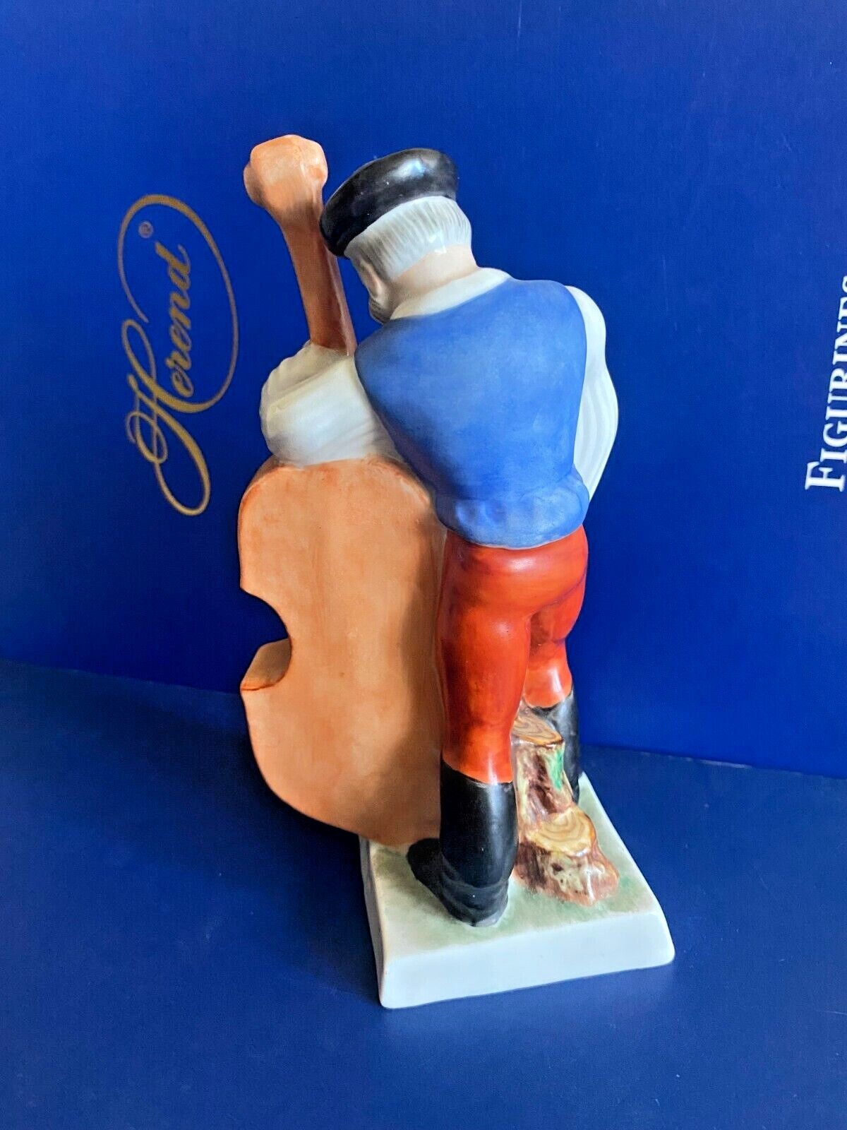 HEREND PORCELAIN HANDPAINTED MISICIAN FIGURINE 5411 (WEDDING SERIES)