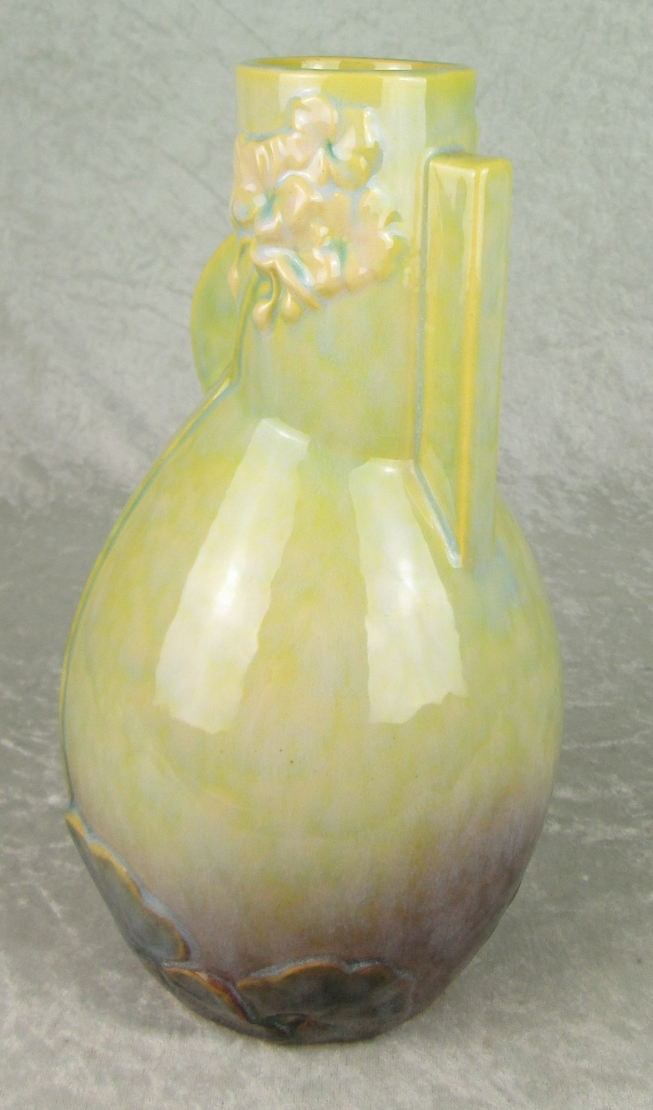 Roseville Pottery Wincraft Green Chartreuse Vase 284-10 Mid Century 10-3/8 in T