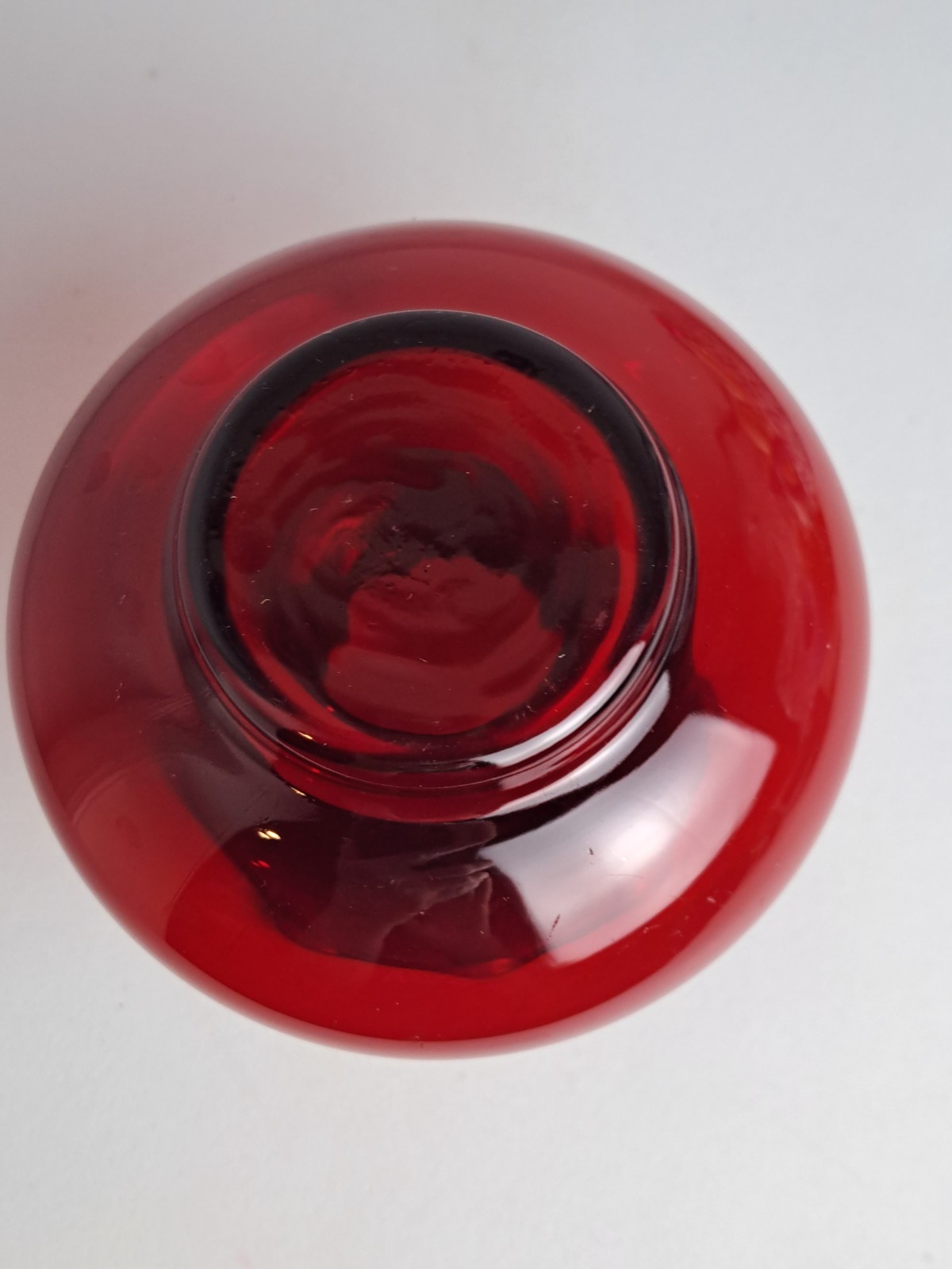VTG. 1980’s Small Ruby Red Royal Ruby Anchor Glass Ruffled Edge 3.5″ Bud Vase