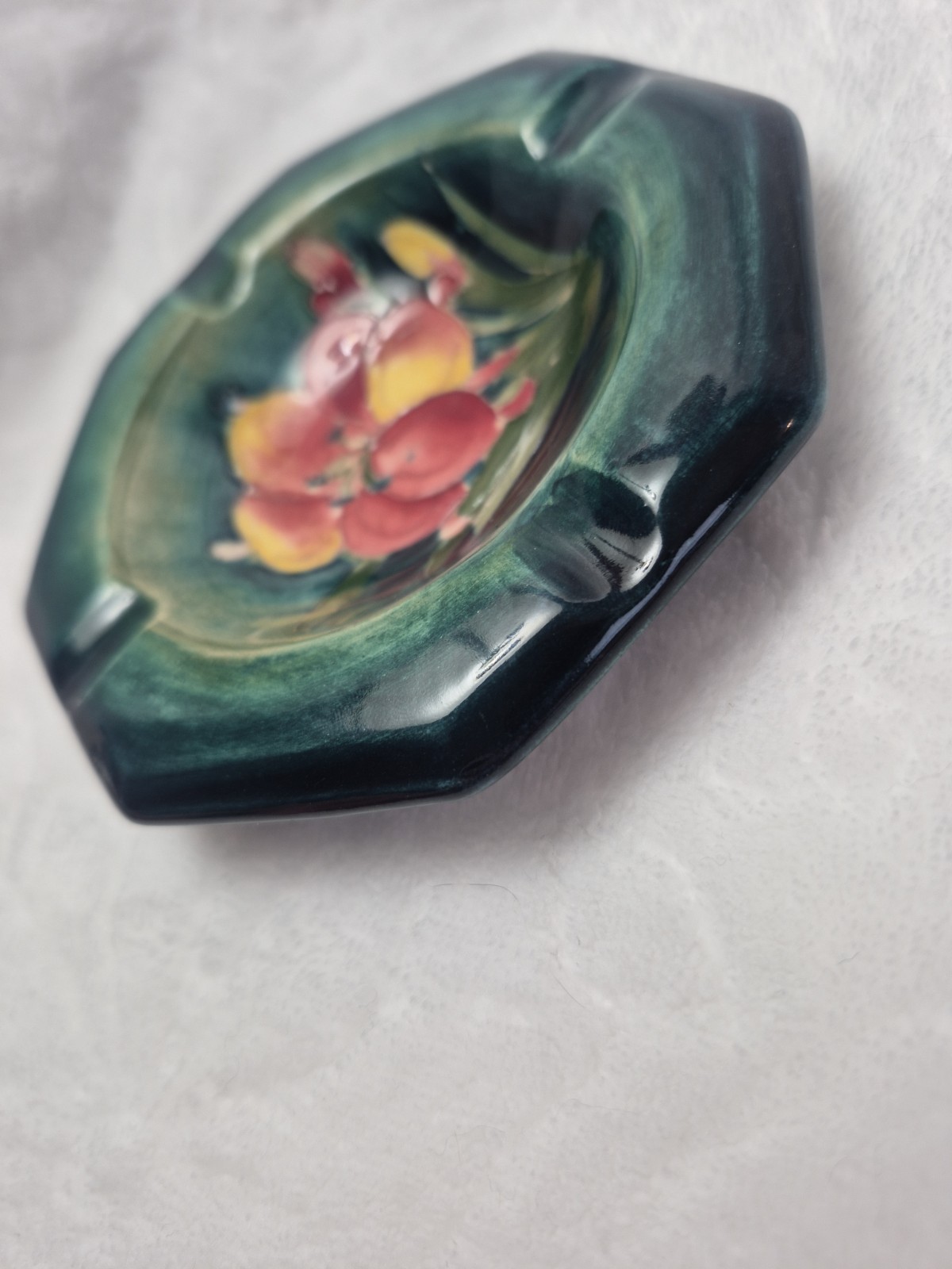 Vintage Moorcroft Pottery Octagonal Ashtray – Anemone / Orchid Pattern