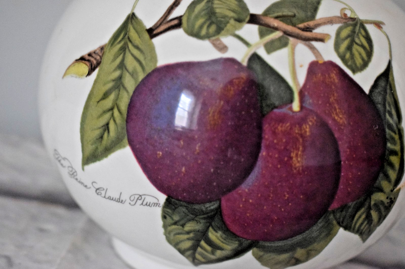 Portmeirion Pomona Globe Vase Reine Claude Plum England Floral Fruit Vase