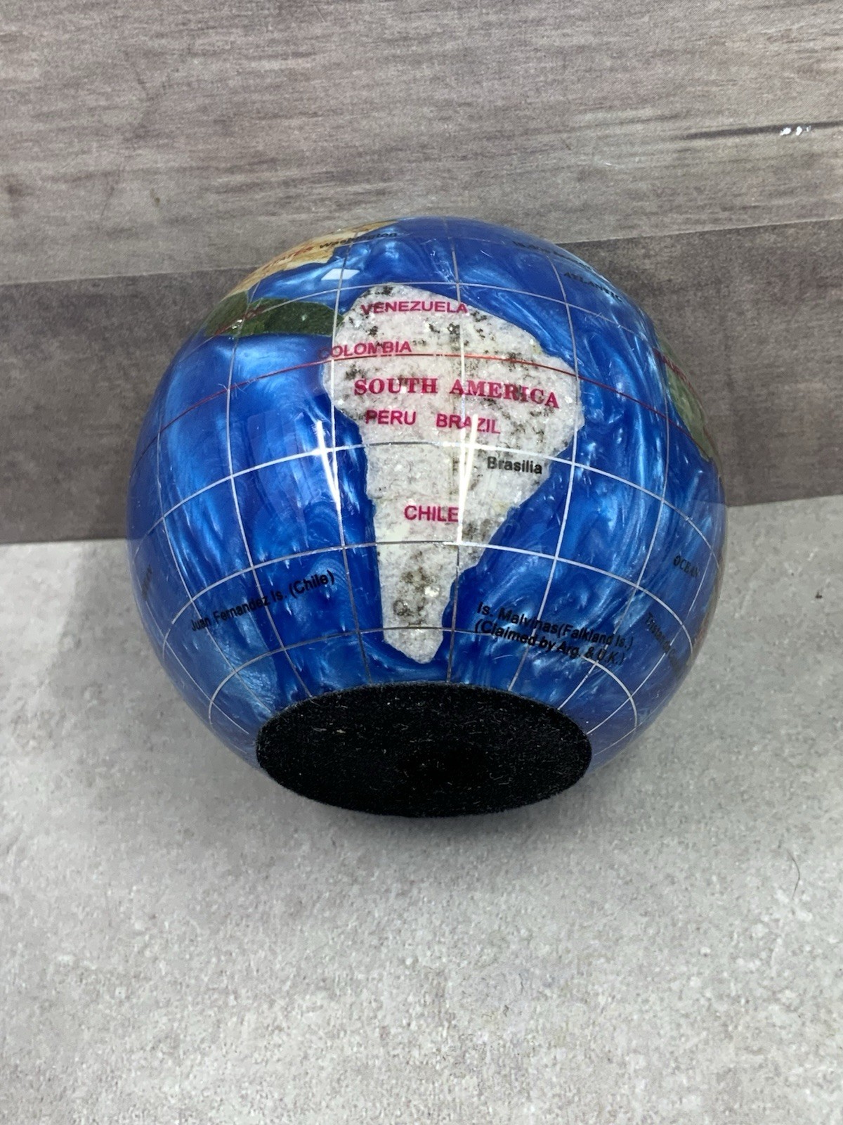 Alexander Kalifano Globe Earth Paperweight Semi-Precious Stones 3” Tall