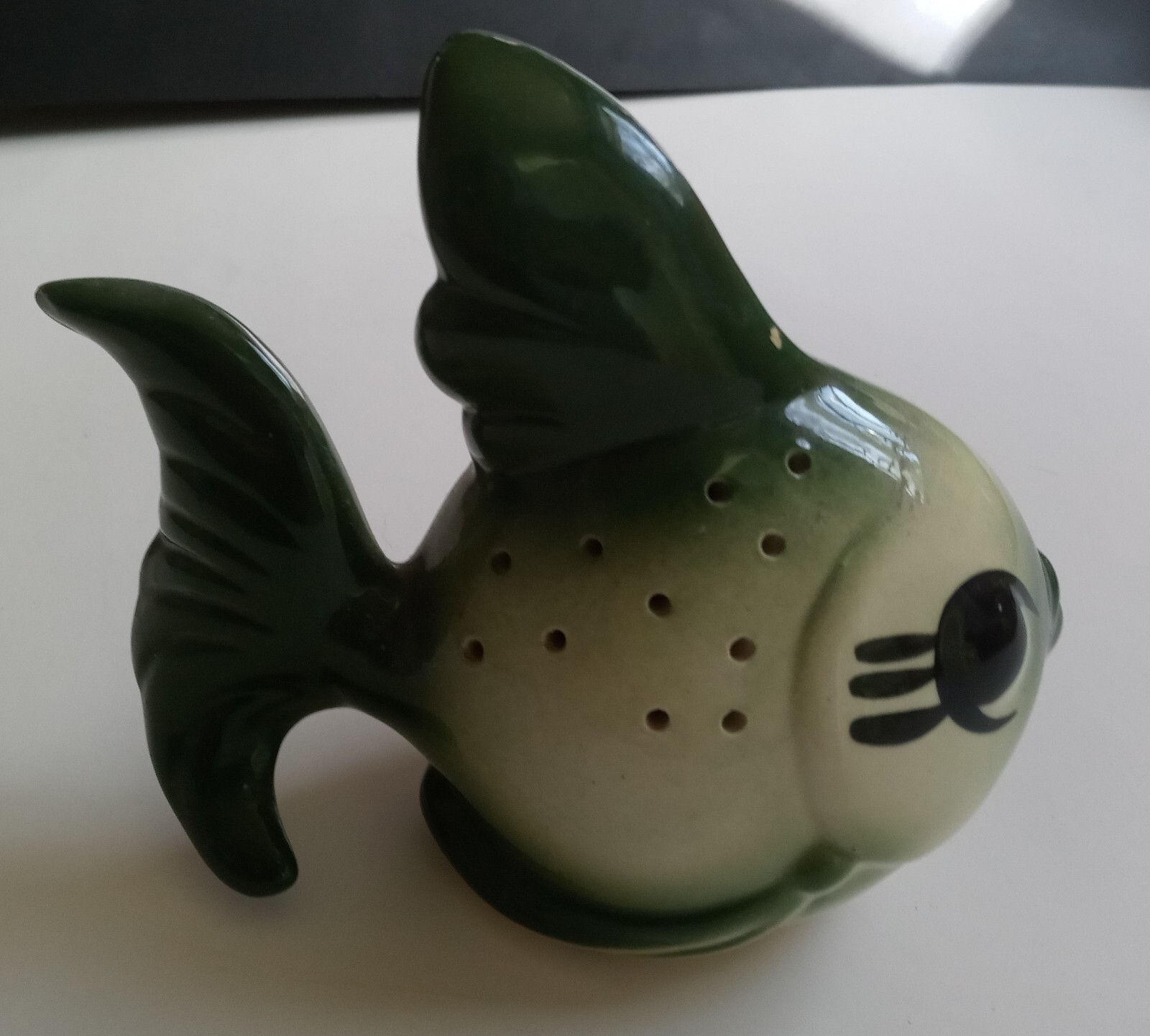 VINTAGE CERAMIC GREEN FISH