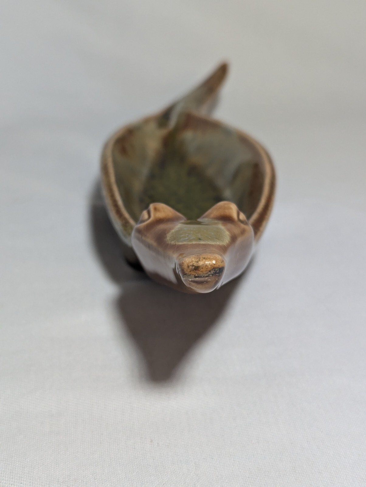 Vintg alligator ashtray dish California Originals #743 lave glaze gold speckles