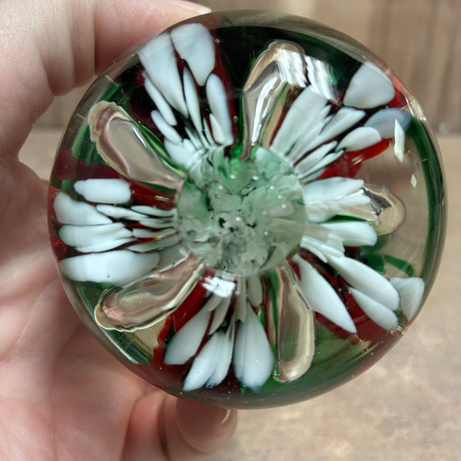 1987 Gibson Art Glass Pear Paperweight Red Flowers & Controlled Bubbles￼