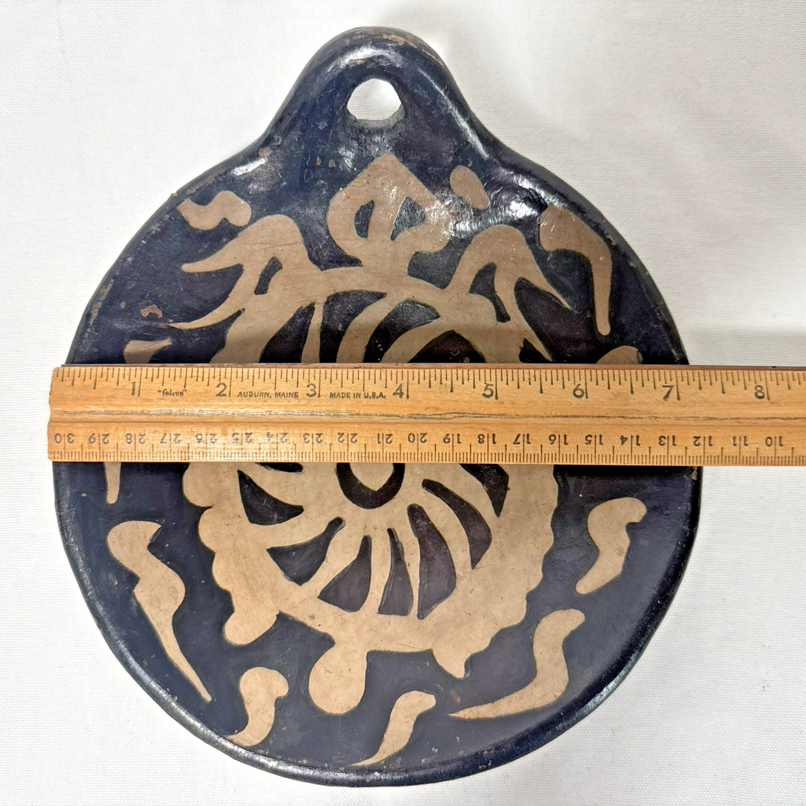 Vintage Lenca Hand Crafted Honduran Pottery Tortuga Art Black plate Bowl 7″ x8 “