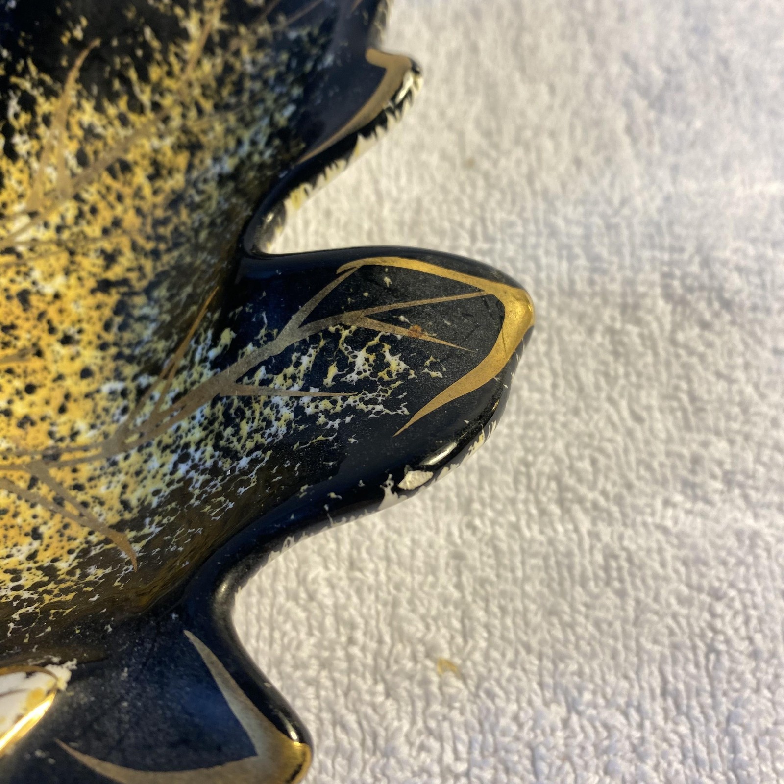 Vintage Napco Leaf Shaped Dish Japan Ceramic 8″ Decorative Bowl Gold Splatter