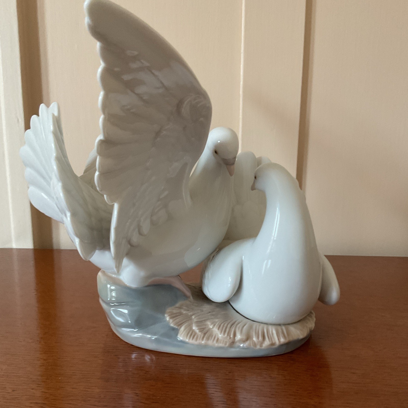 Lladro Dove Bird Figurine White Porcelain Glossy Spain Vintage MPN 01001030