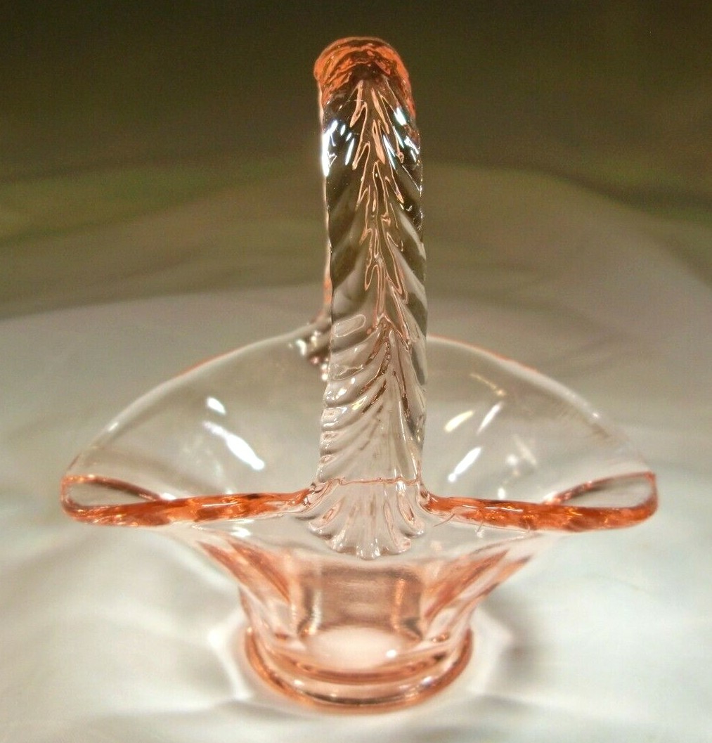 TIFFIN GLASS CO. #310 ROSE PINK 3-1/2″ LONG 4″ TALL INDIVIDUAL FAVOR BASKET!