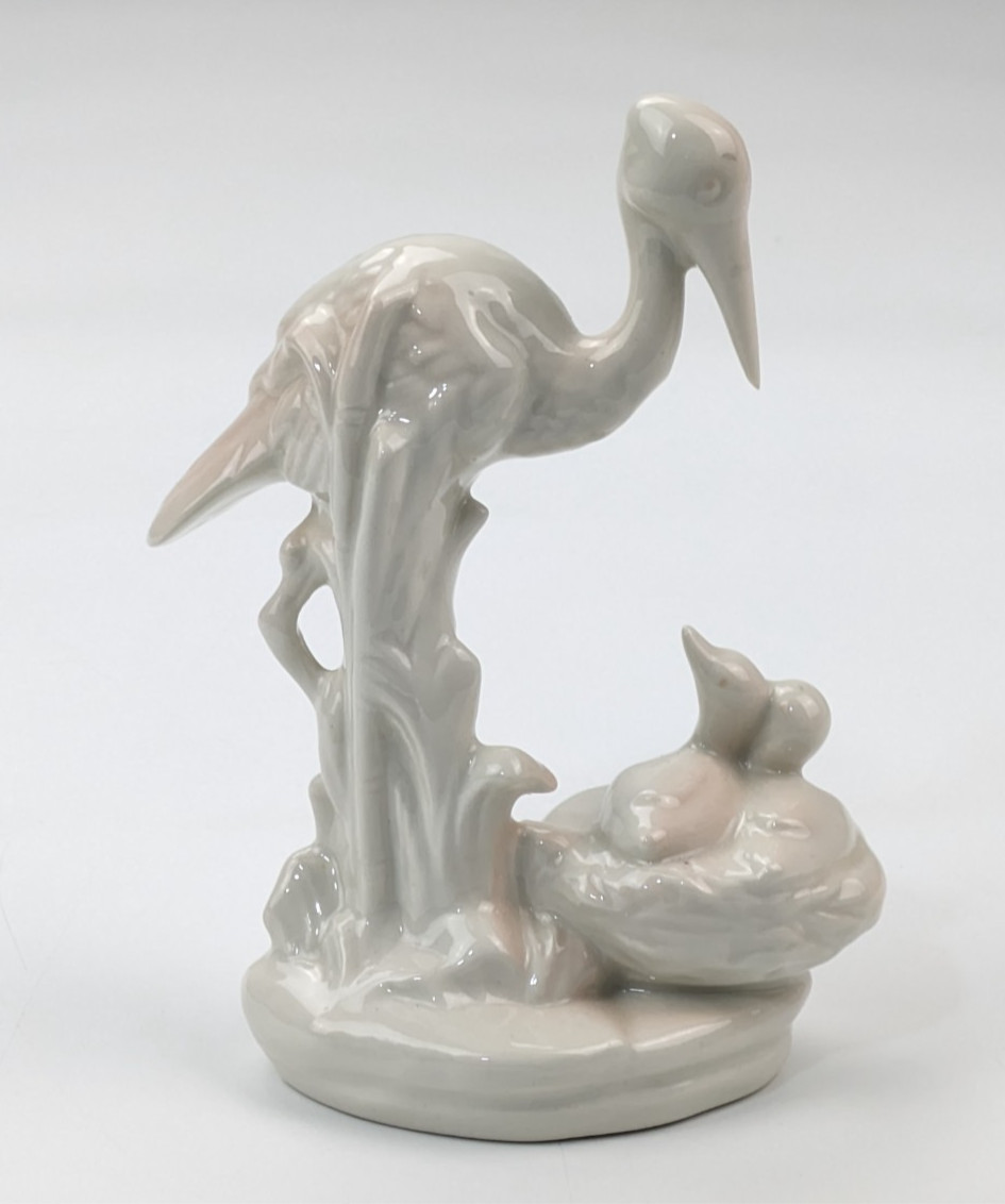 Vintage Signed Heron Crane Porcelain Figurine w/Babies in Nest 6″ Tall