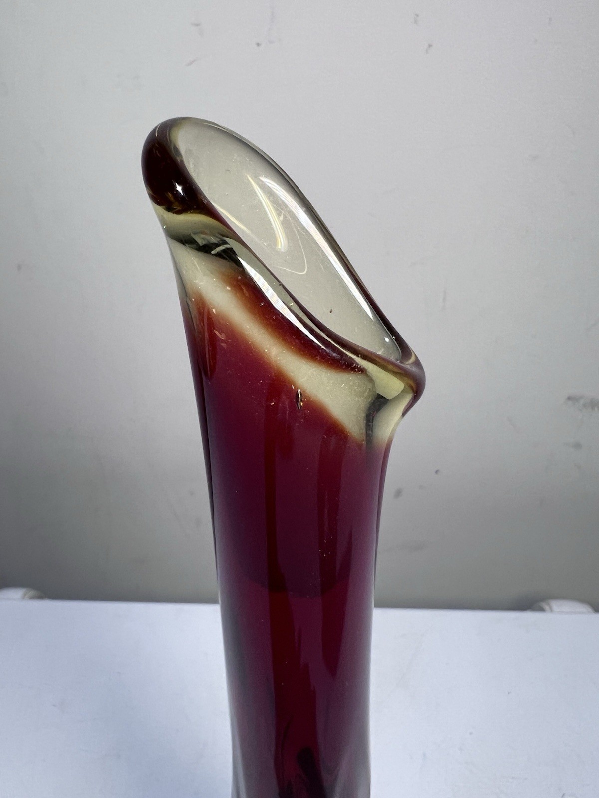 L. E. Smith Moon and Star pattern Vase 14.5″ Tall