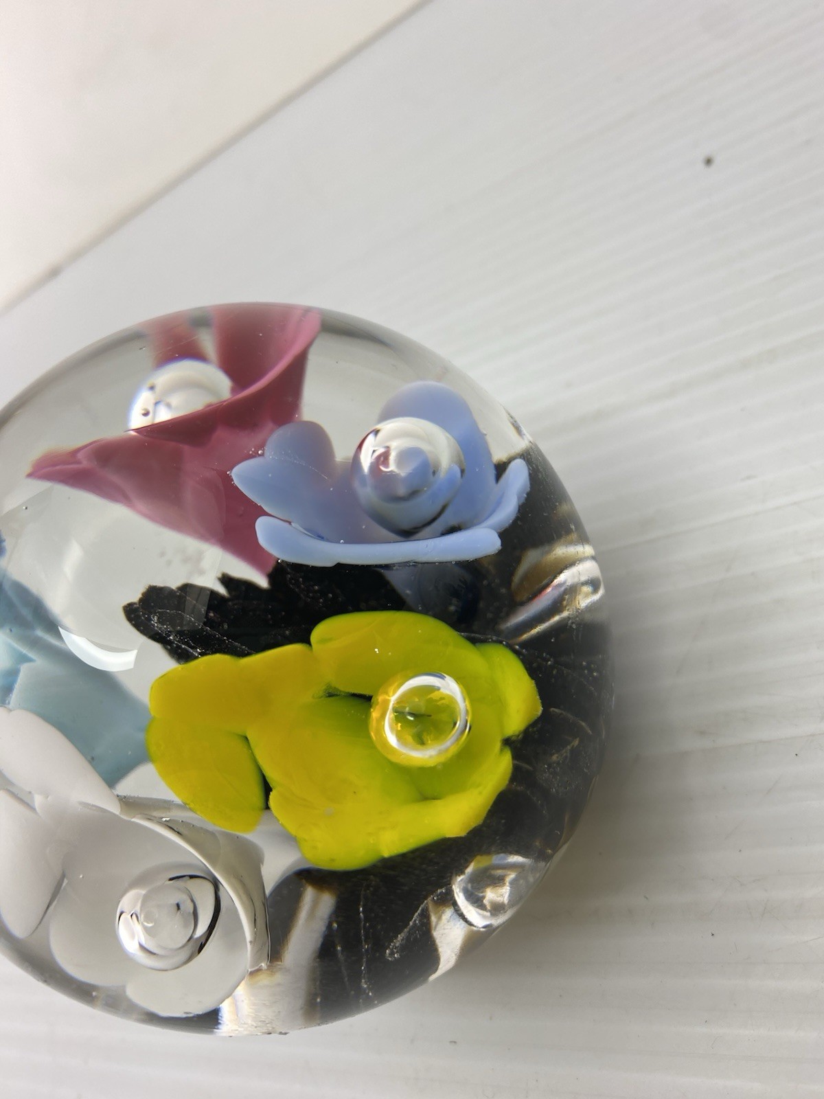 Maude And Bob St Clair Floral Flowers Controlled Bubbles Sphere Paperweight