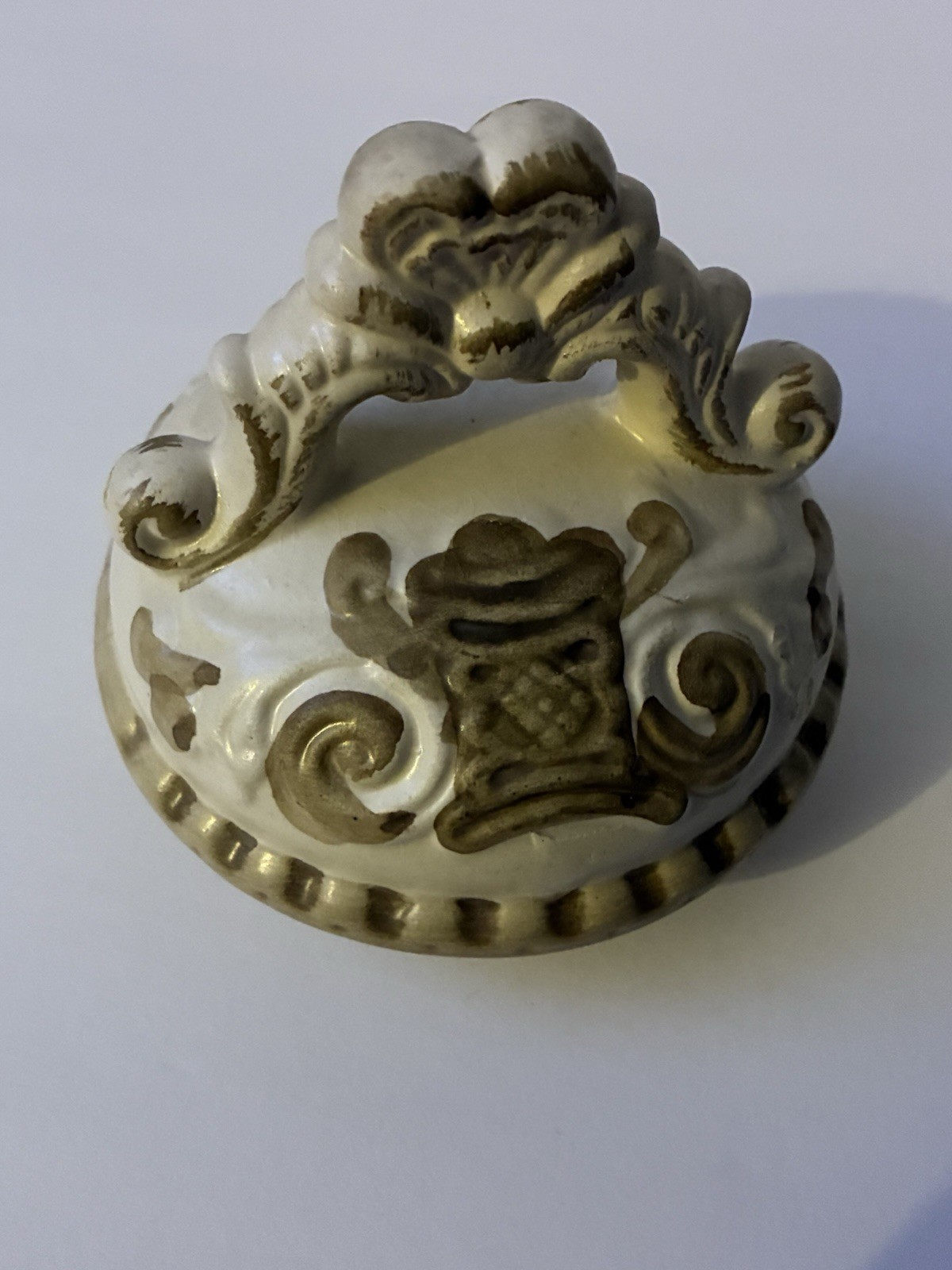 Vintage Italian Capodimonte-style lidded vase Cream With Flowers