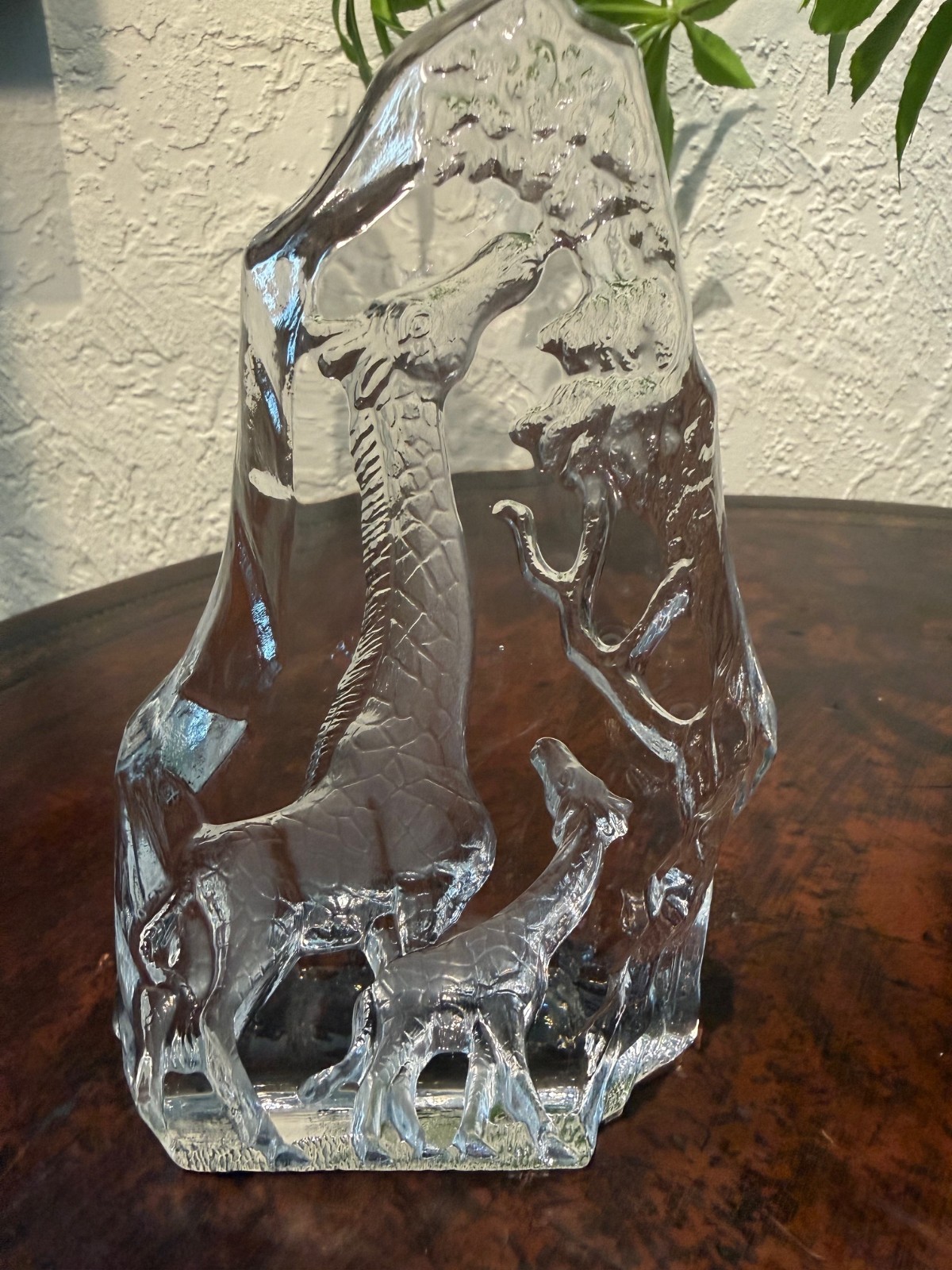 Clear Glass Wildlife Sculpture – Giraffe Family Relief – Scandinavian Style Art