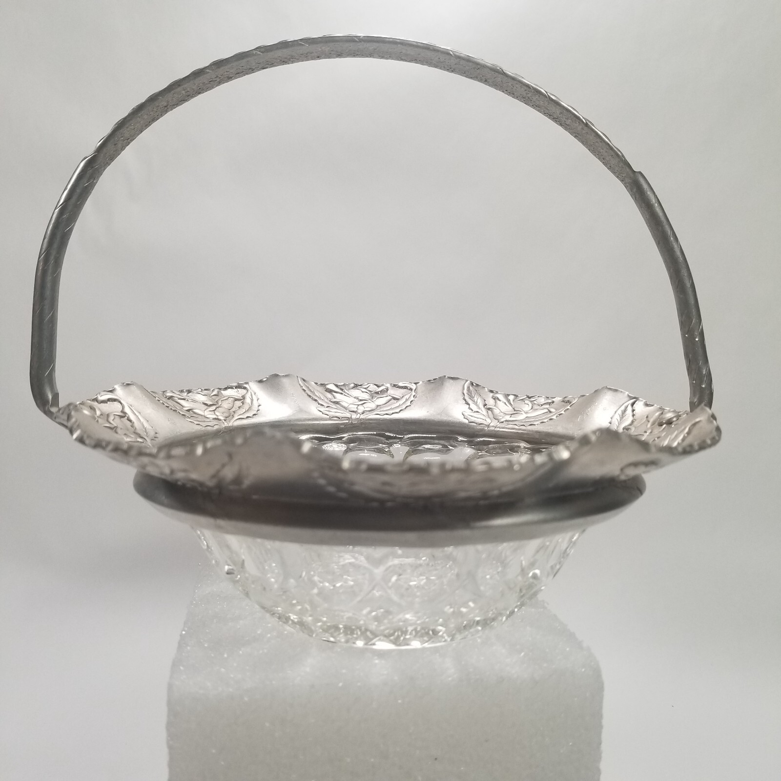Aluminum & Bubble Glass Insert Bread Candy Basket with Ribbed Handle 7″ Diameter