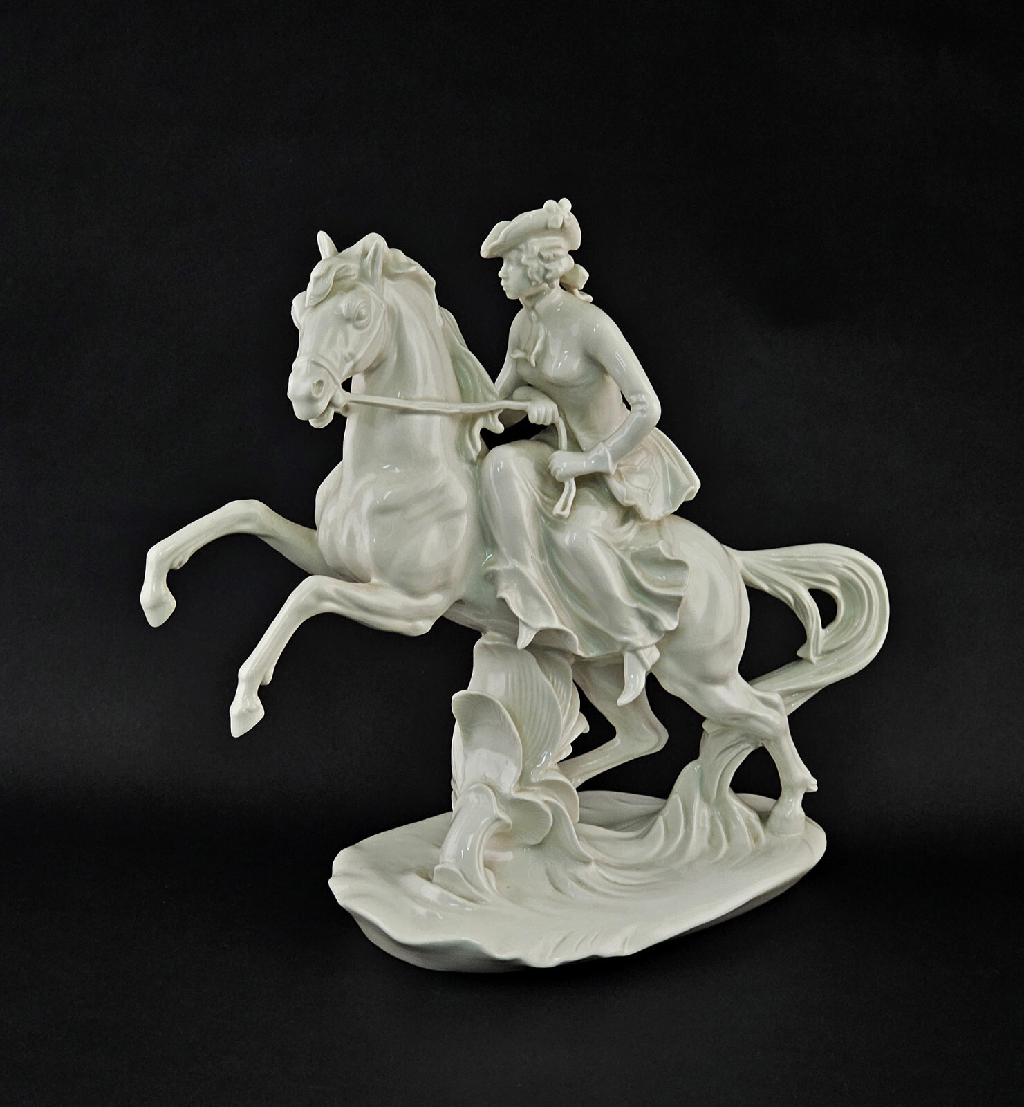 9941954 Ens Porcelain Figurine Countess Gosel To Horses White 33x15x33cm