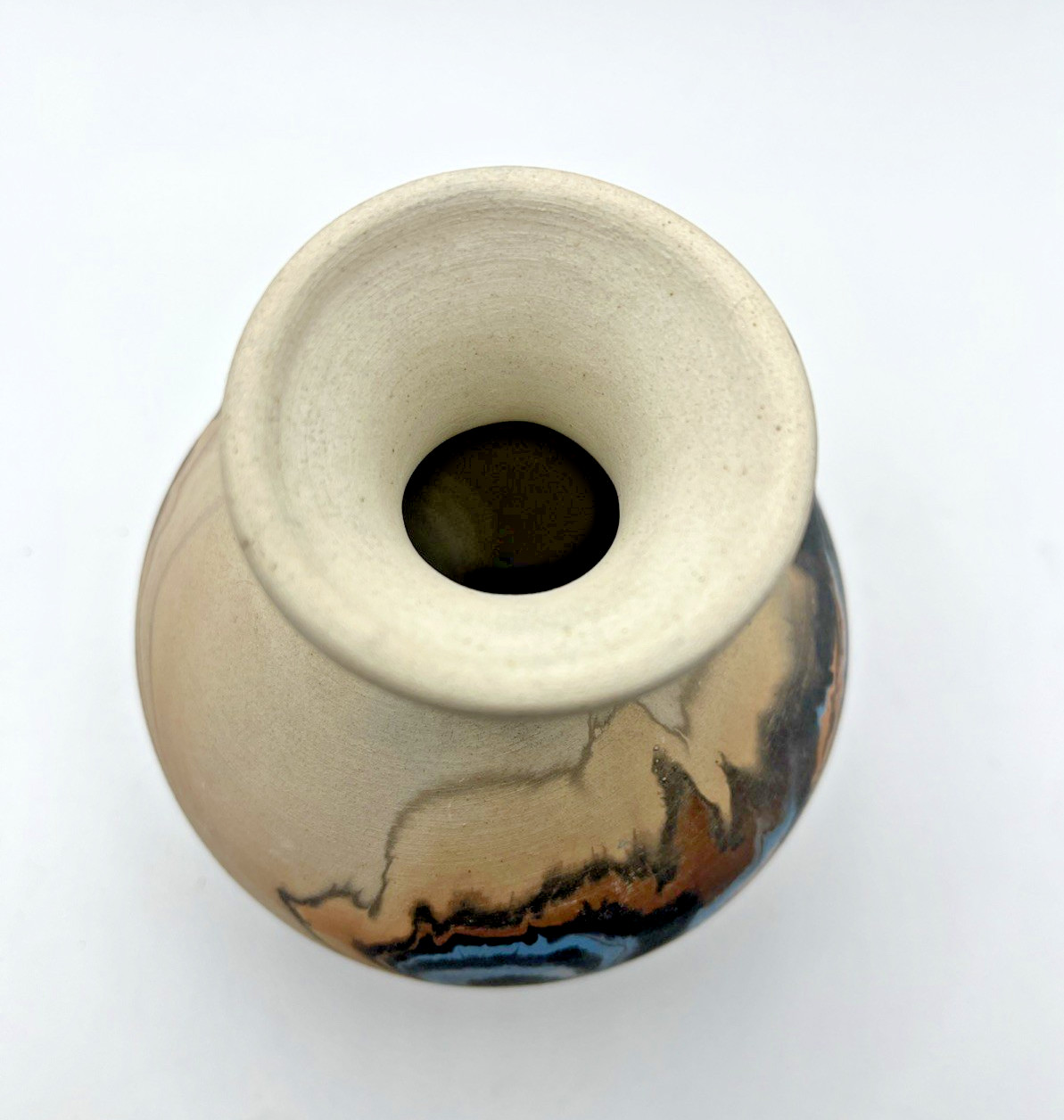 Nemadji Pottery Vase 4.5″ tall Black Blue Coral & Brown Swirl Made in USA