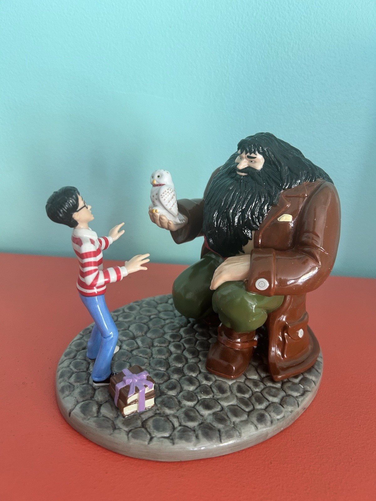 Royal Doulton Harry Potter Figurine HPFIG9 Harrys 11th Birthday Gift From Hagrid